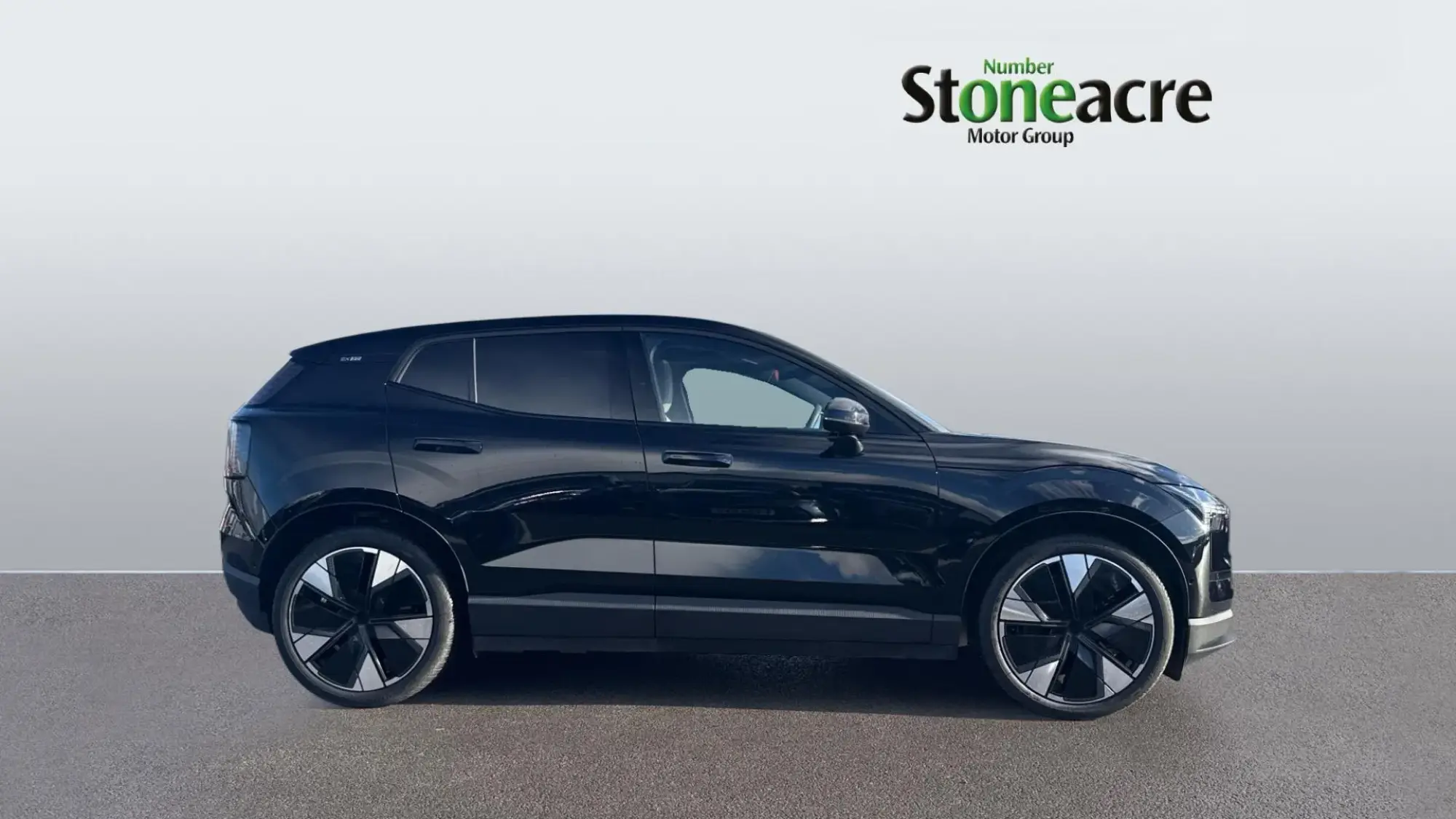 Volvo EX30 315kW Twin Motor Performance Ultra 69kWh 5dr Auto OV75XRB Image 3
