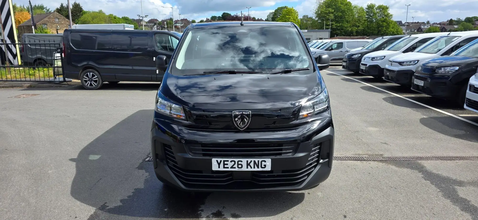Peugeot Expert 2.2 Professional M Euro 6 (s/s) 6dr YE26KNG Image 2