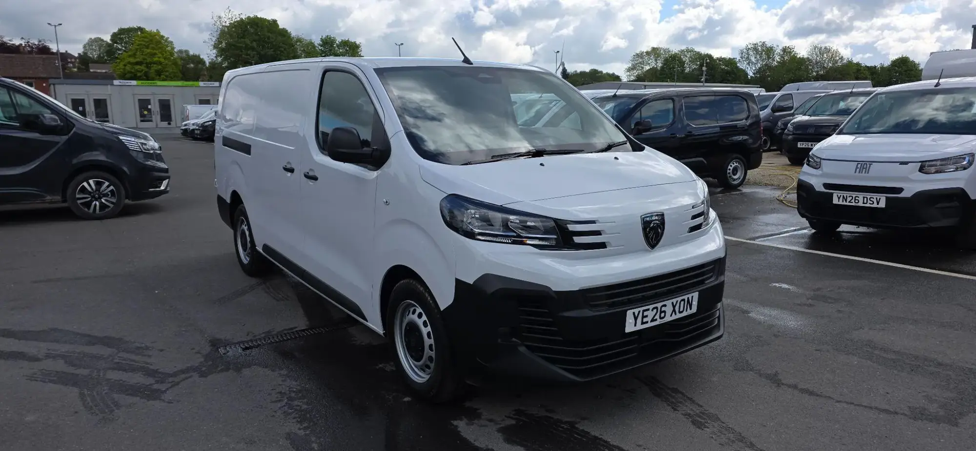 Peugeot Expert 2.0 BlueHDi 1400 Professional Long Panel Van LWB Euro 6 6dr YE26XON Image 1