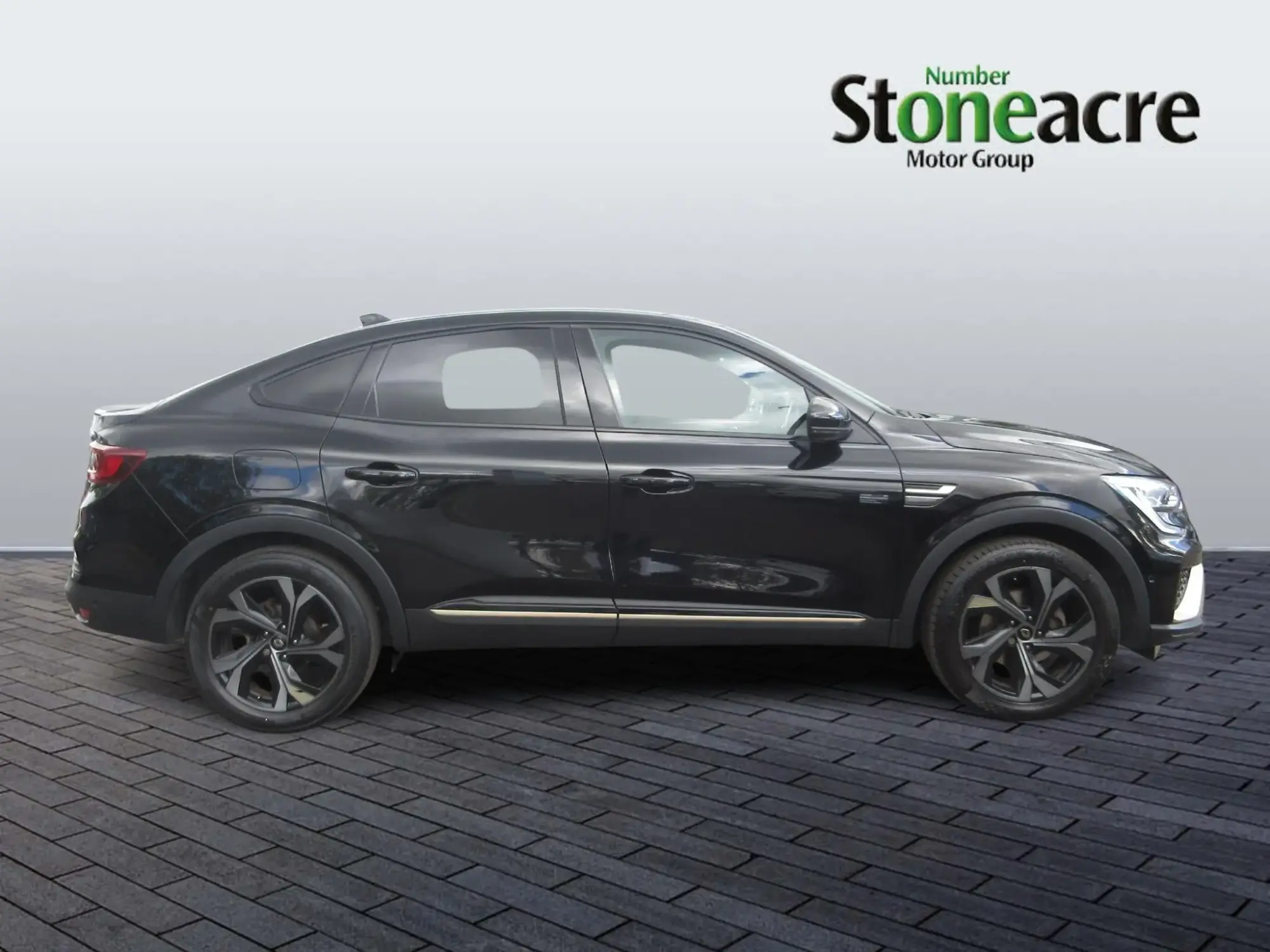 Renault Arkana E-Tech 1.6 E-Tech full hybrid 145 Engineered 5dr Auto CV23RDO Image 2