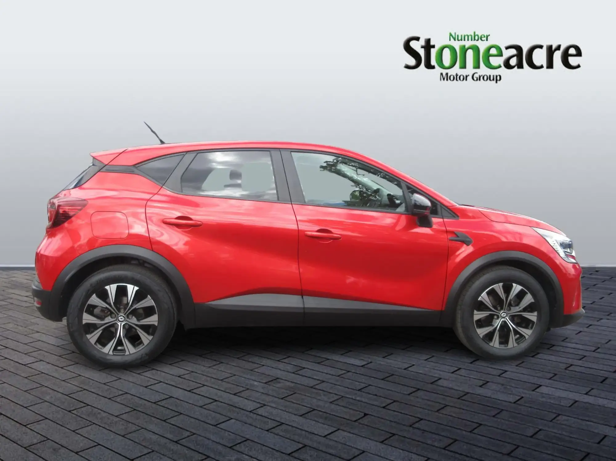 Renault Captur E-Tech 1.6 E-TECH evolution Auto Euro 6 (s/s) 5dr WF23XGY Image 2