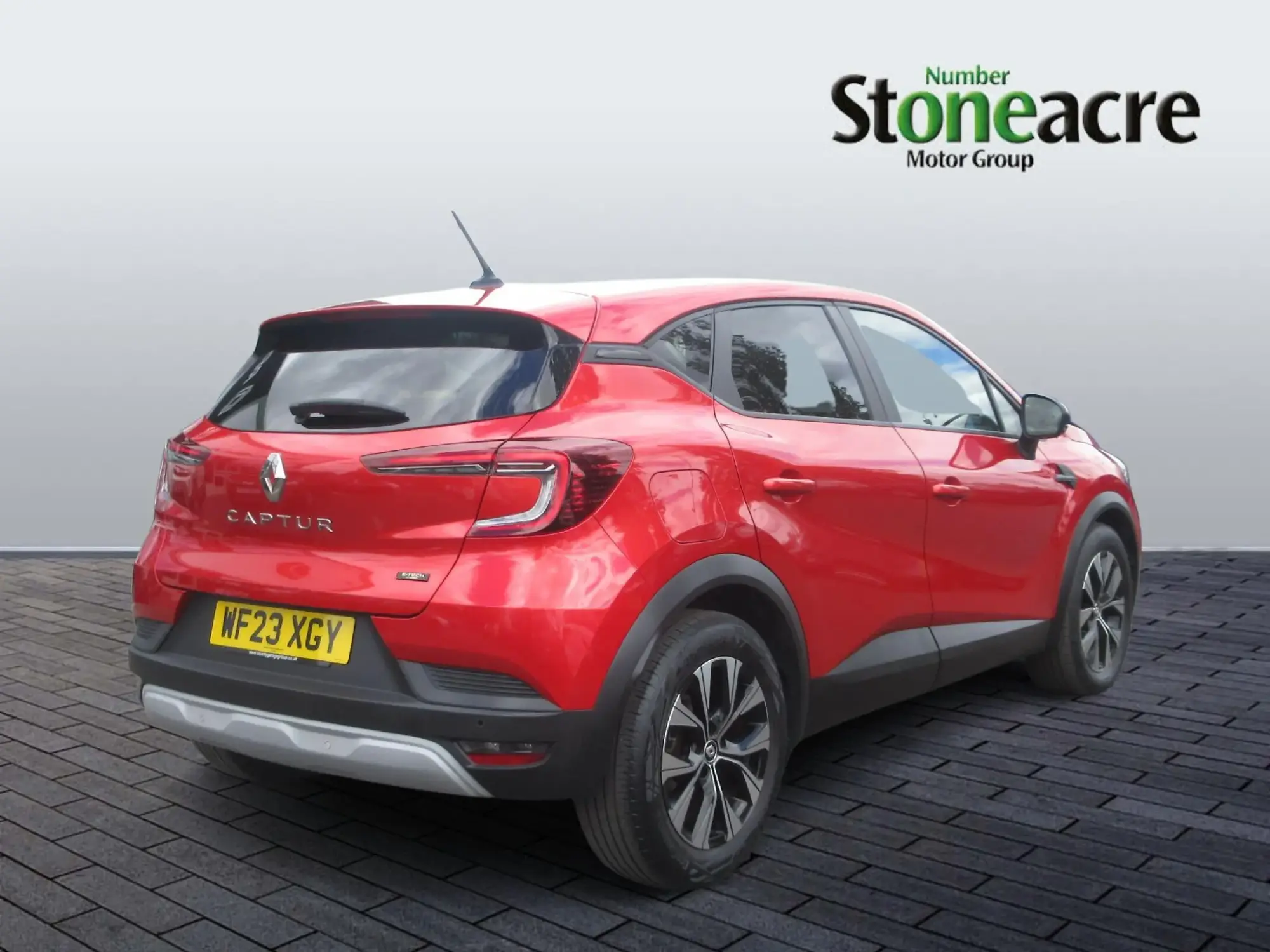 Renault Captur E-Tech 1.6 E-TECH evolution Auto Euro 6 (s/s) 5dr WF23XGY Image 3