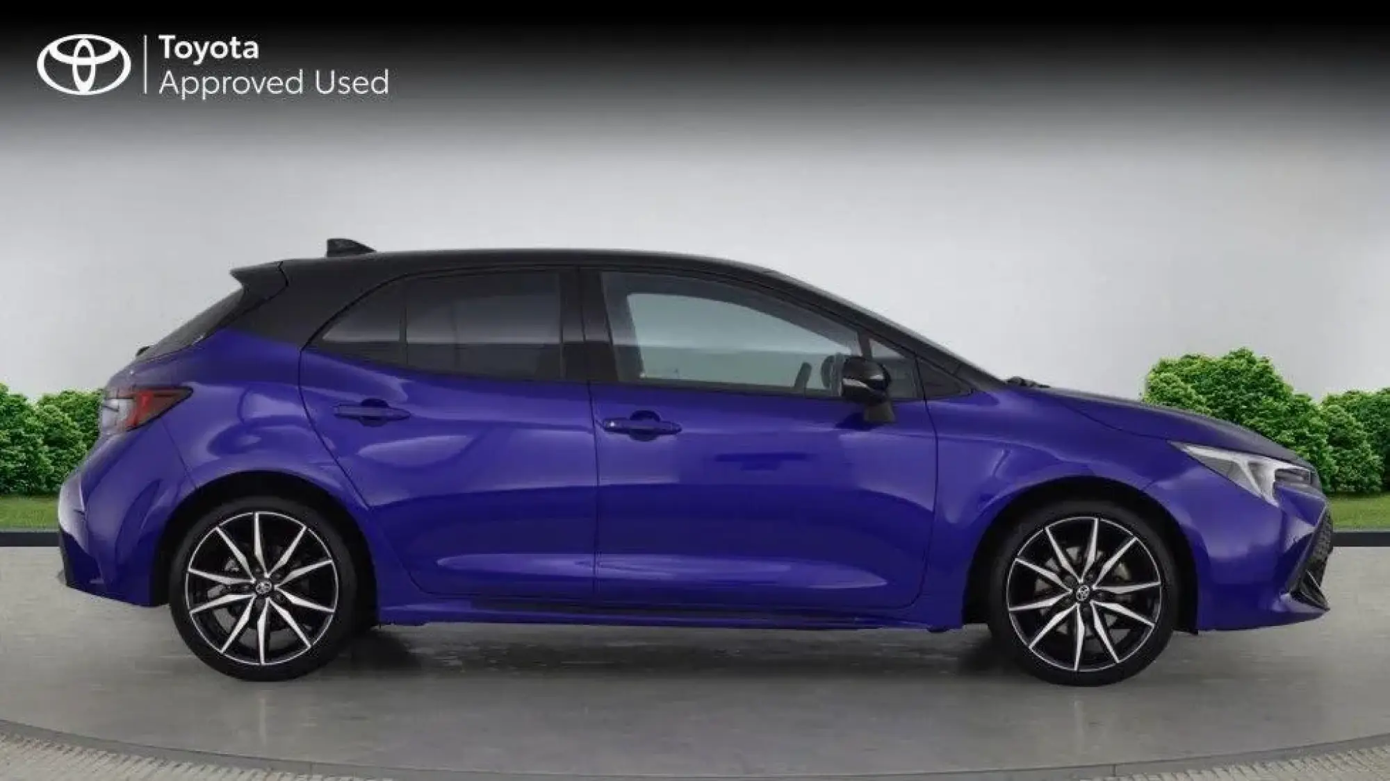Toyota Corolla Hatchback Image 2