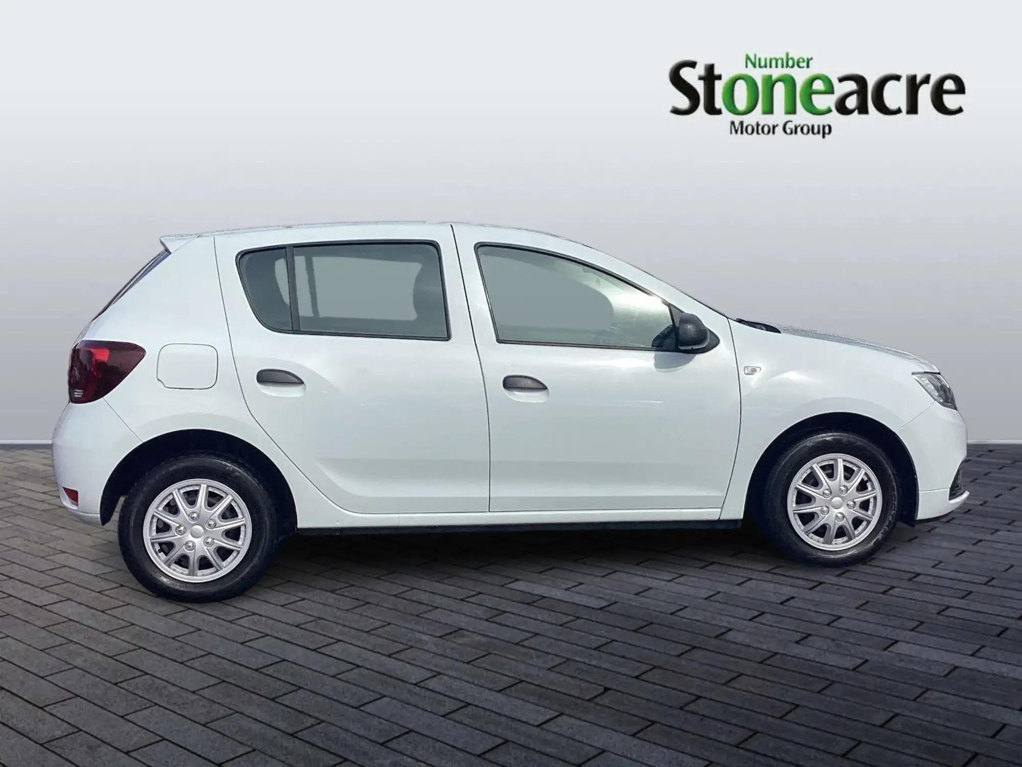Dacia Sandero 1.0 SCe Essential Euro 6 5dr SE68WXB Image 2
