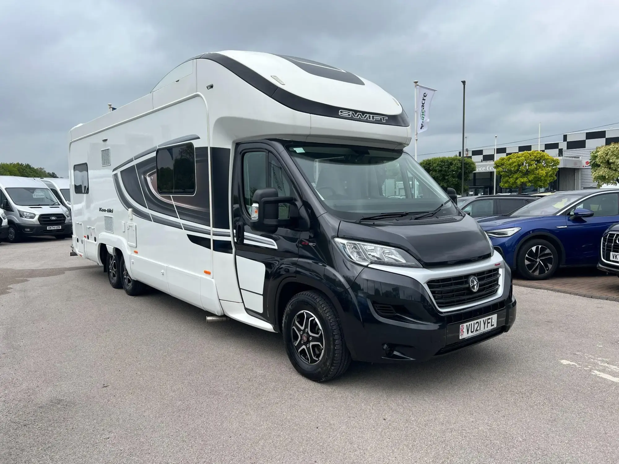 Fiat Ducato 2.3 MultiJetII 42 Maxi Platform Cab Comfort-Matic M H1 Euro 6 2dr VU21YFL Image 1