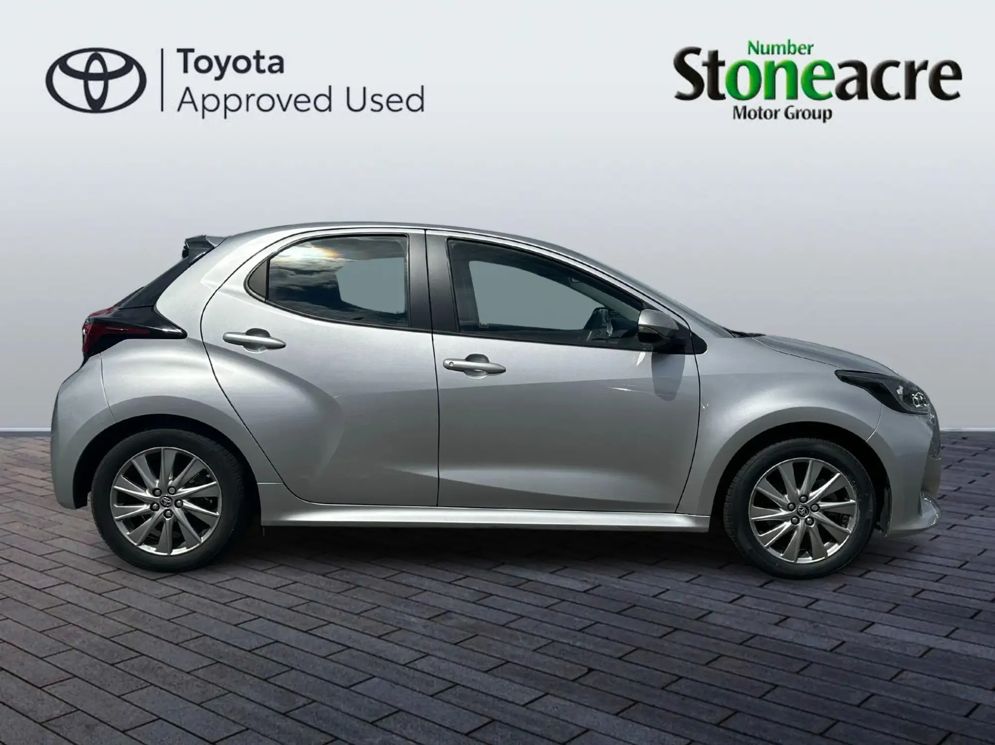 Toyota Yaris Image 2