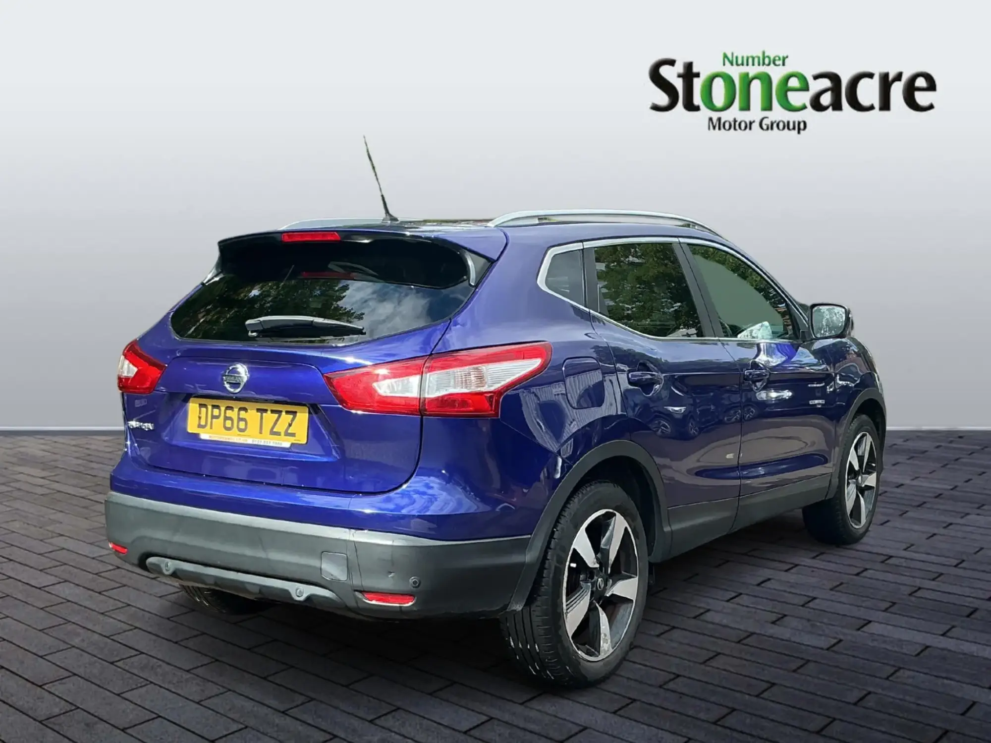 Nissan Qashqai 1.2 DIG-T N-Vision 2WD Euro 6 (s/s) 5dr DP66TZZ Image 3