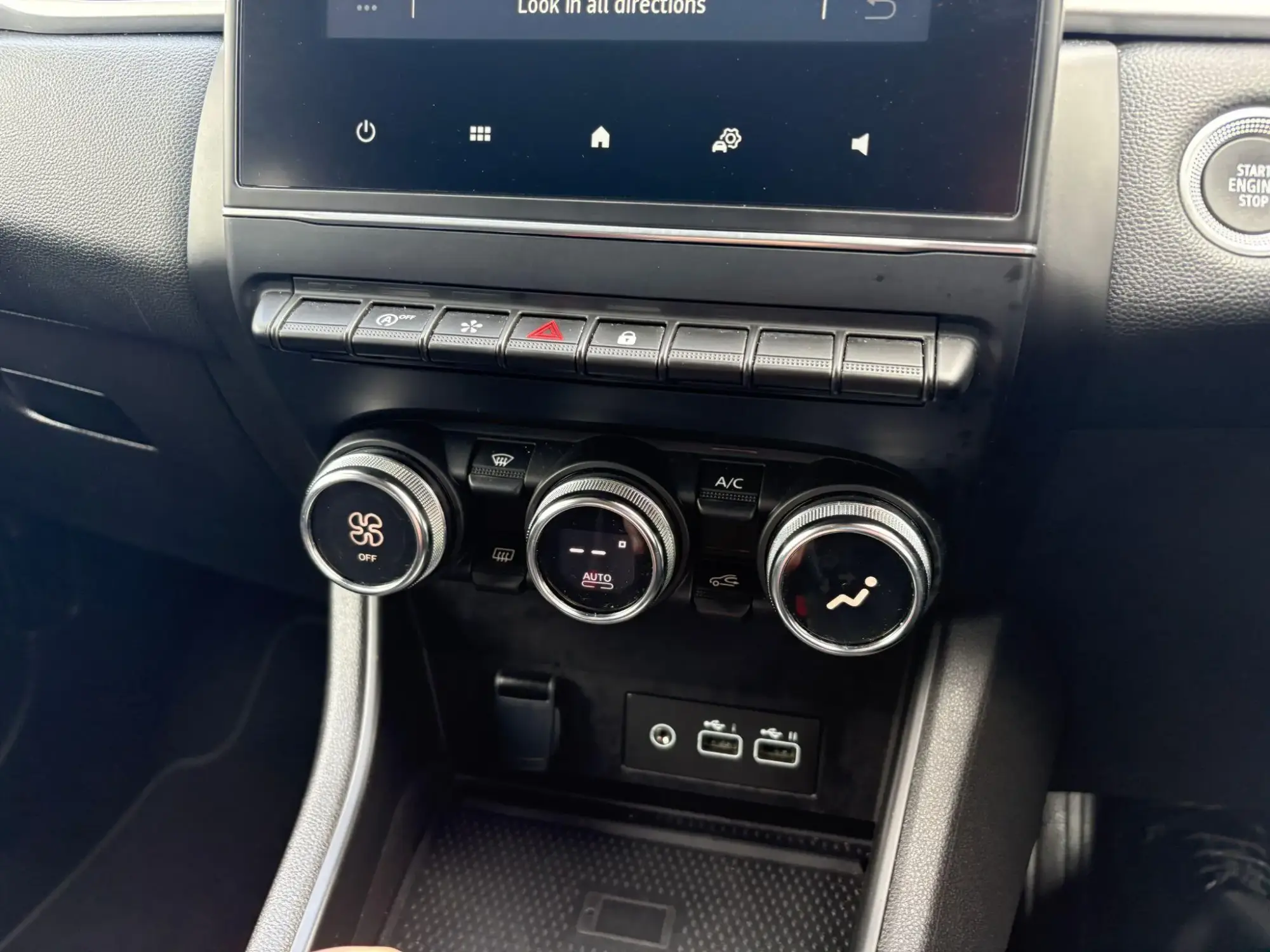 Renault Captur Image 13 Renault Captur Image 13