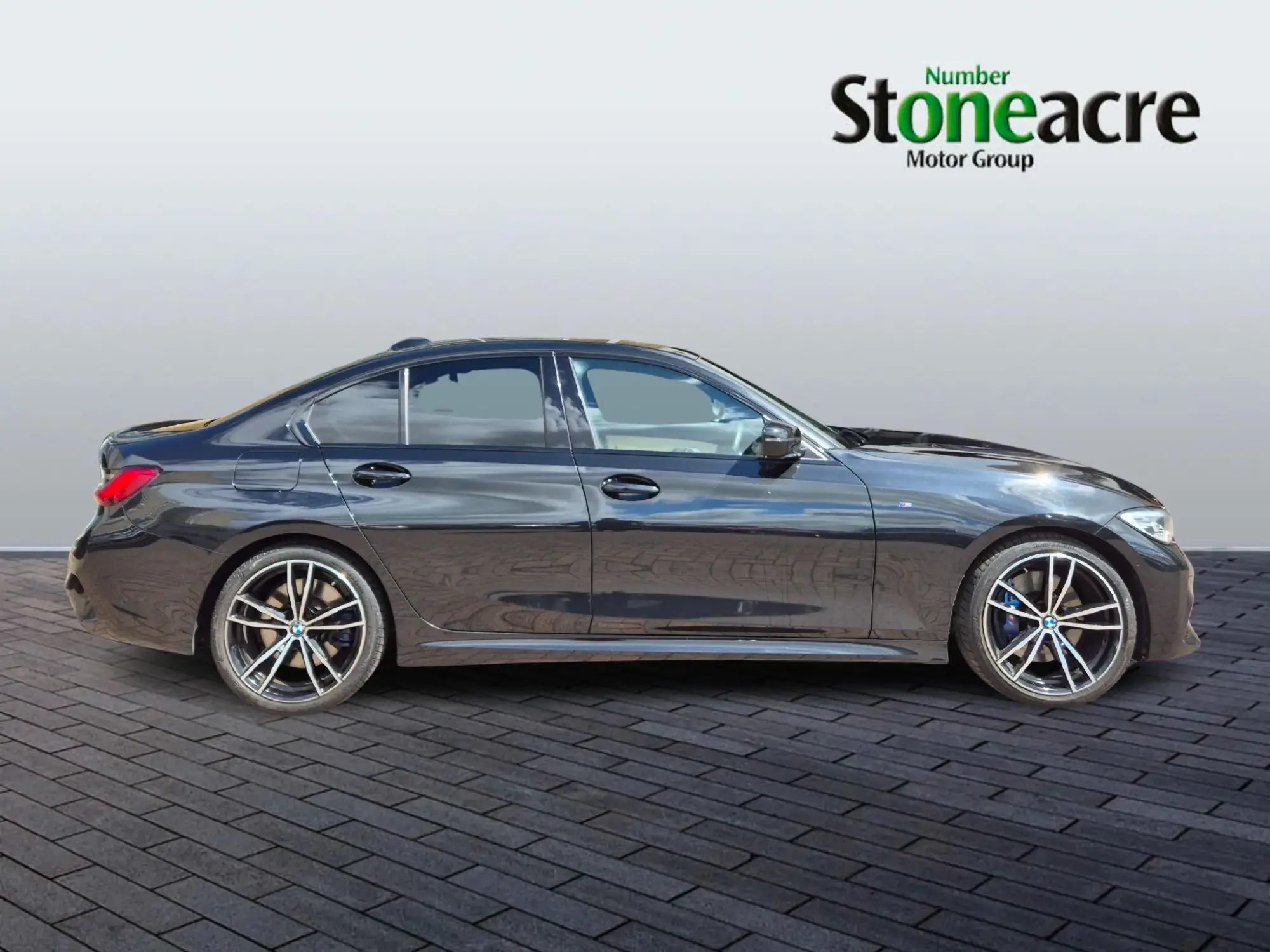 BMW 3 Series 2.0 320i M Sport Auto xDrive Euro 6 (s/s) 4dr YC69OER Image 2