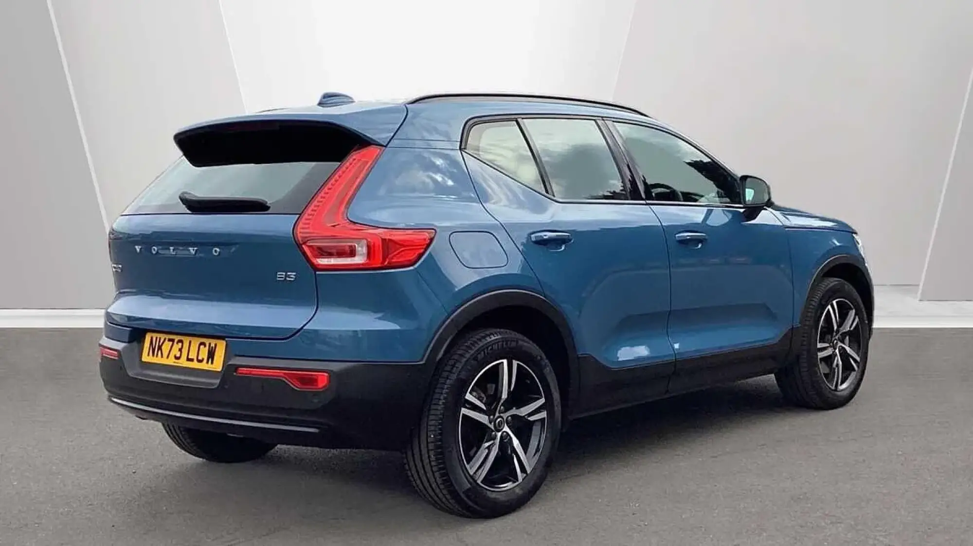 Volvo XC40 Image 2
