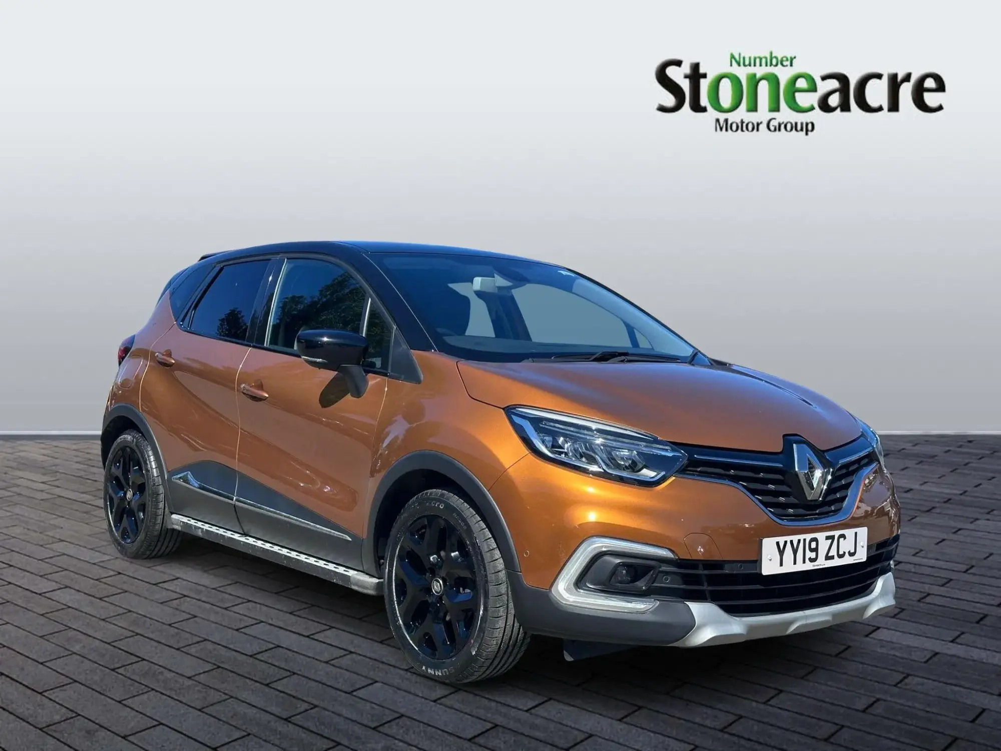 Renault Captur 0.9 TCE 90 GT Line 5dr YY19ZCJ Image 1