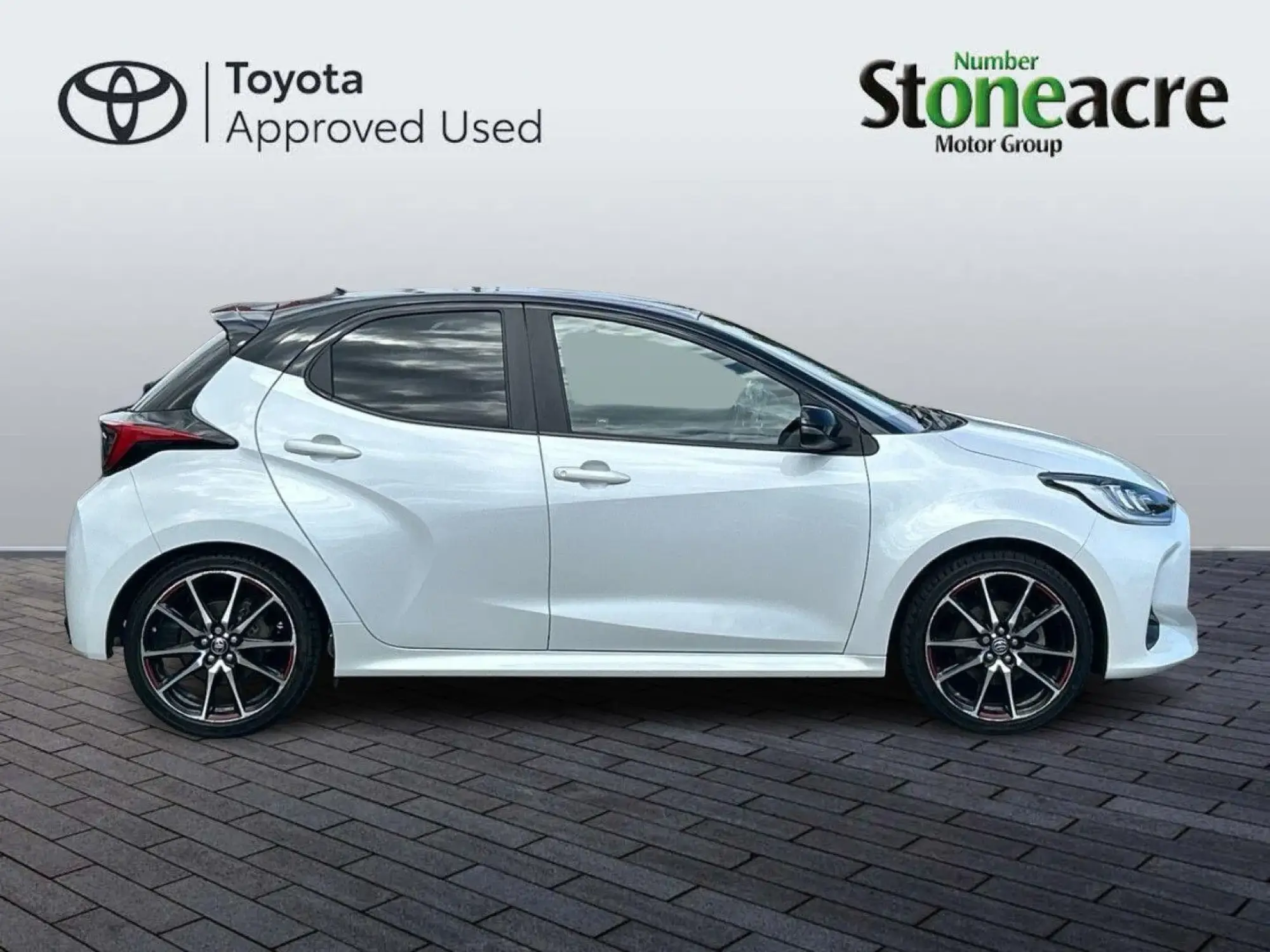 Toyota Yaris Image 2
