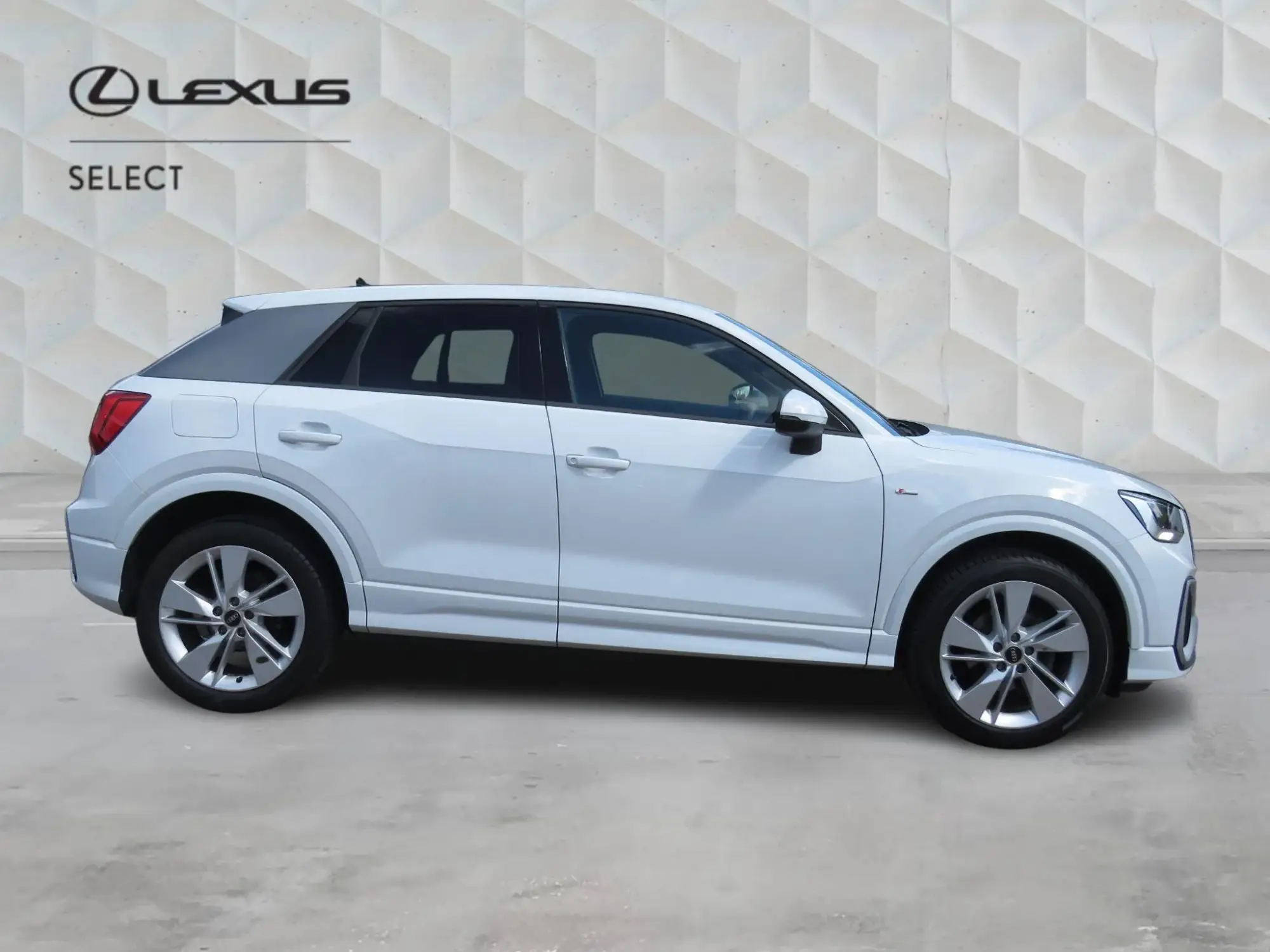 Audi Q2 1.5 TFSI CoD 35 S line Euro 6 (s/s) 5dr YT73FMM Image 2