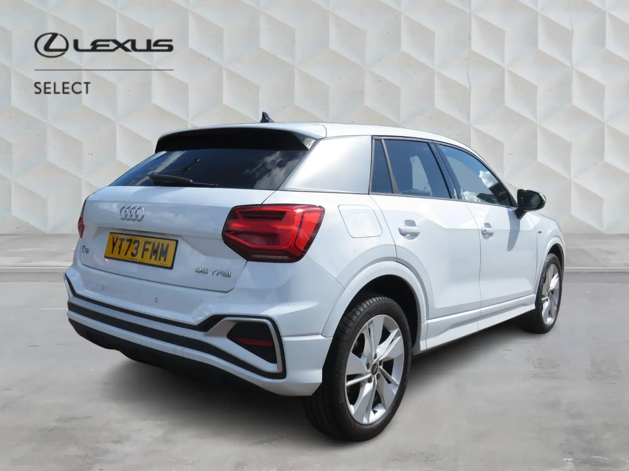 Audi Q2 1.5 TFSI CoD 35 S line Euro 6 (s/s) 5dr YT73FMM Image 3