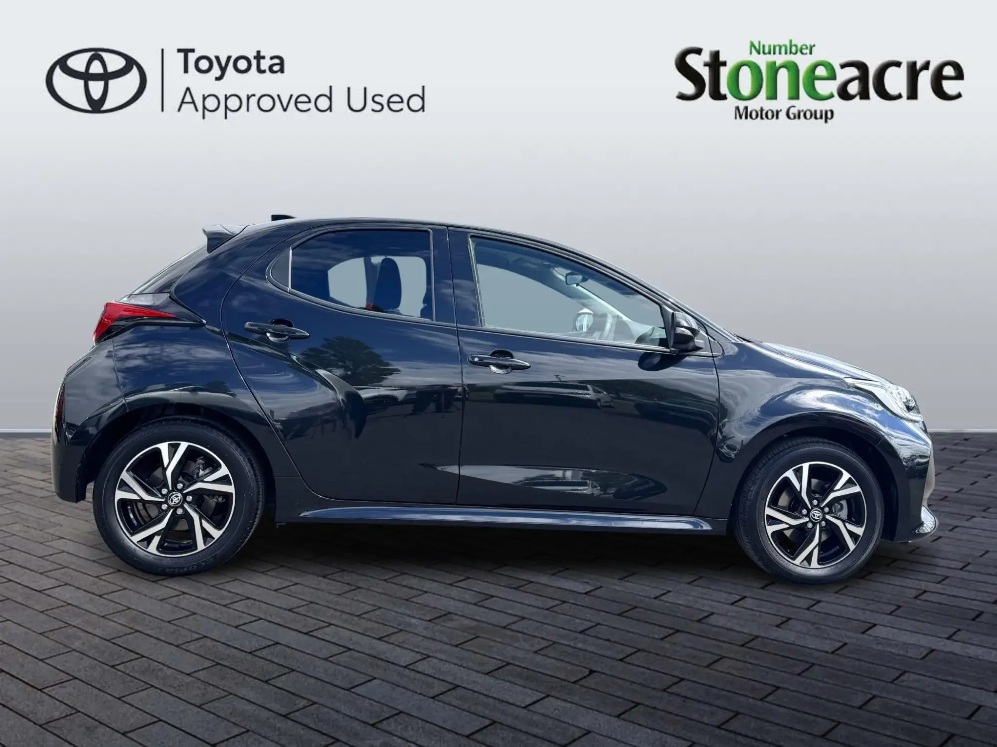 Toyota Yaris Image 2