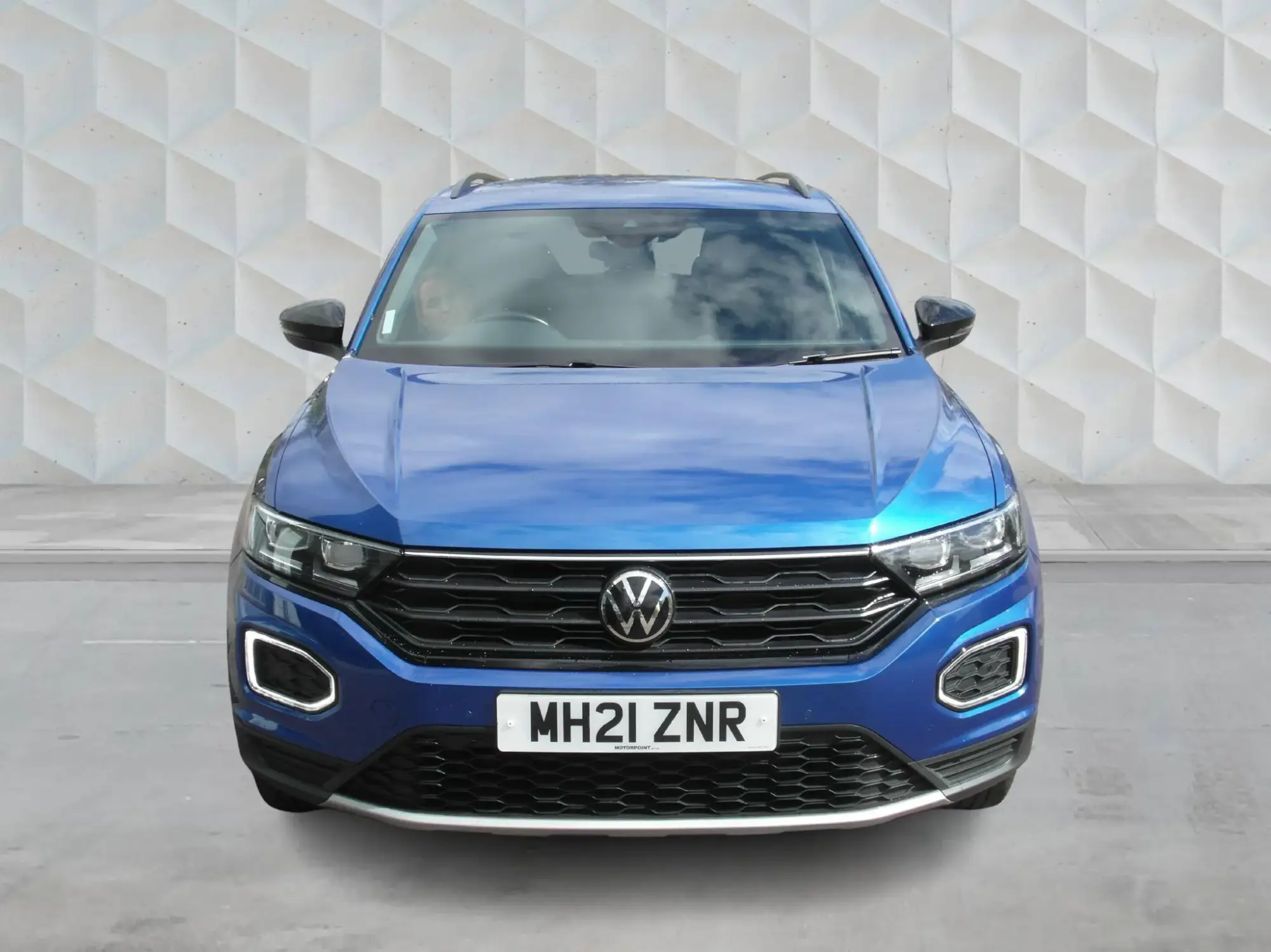 Volkswagen T-Roc 1.0 TSI Black Edition Euro 6 (s/s) 5dr MH21ZNR Image 2