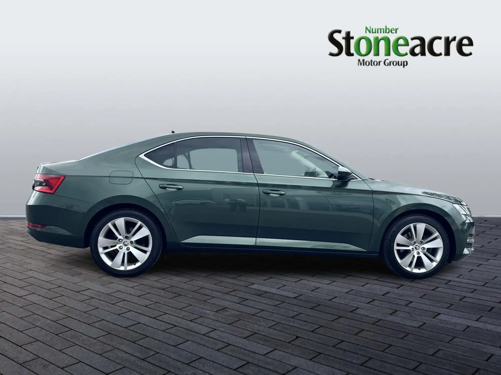 Skoda Superb 2.0 TDI SE L DSG 4WD Euro 6 (s/s) 5dr PE20XFG Image 2