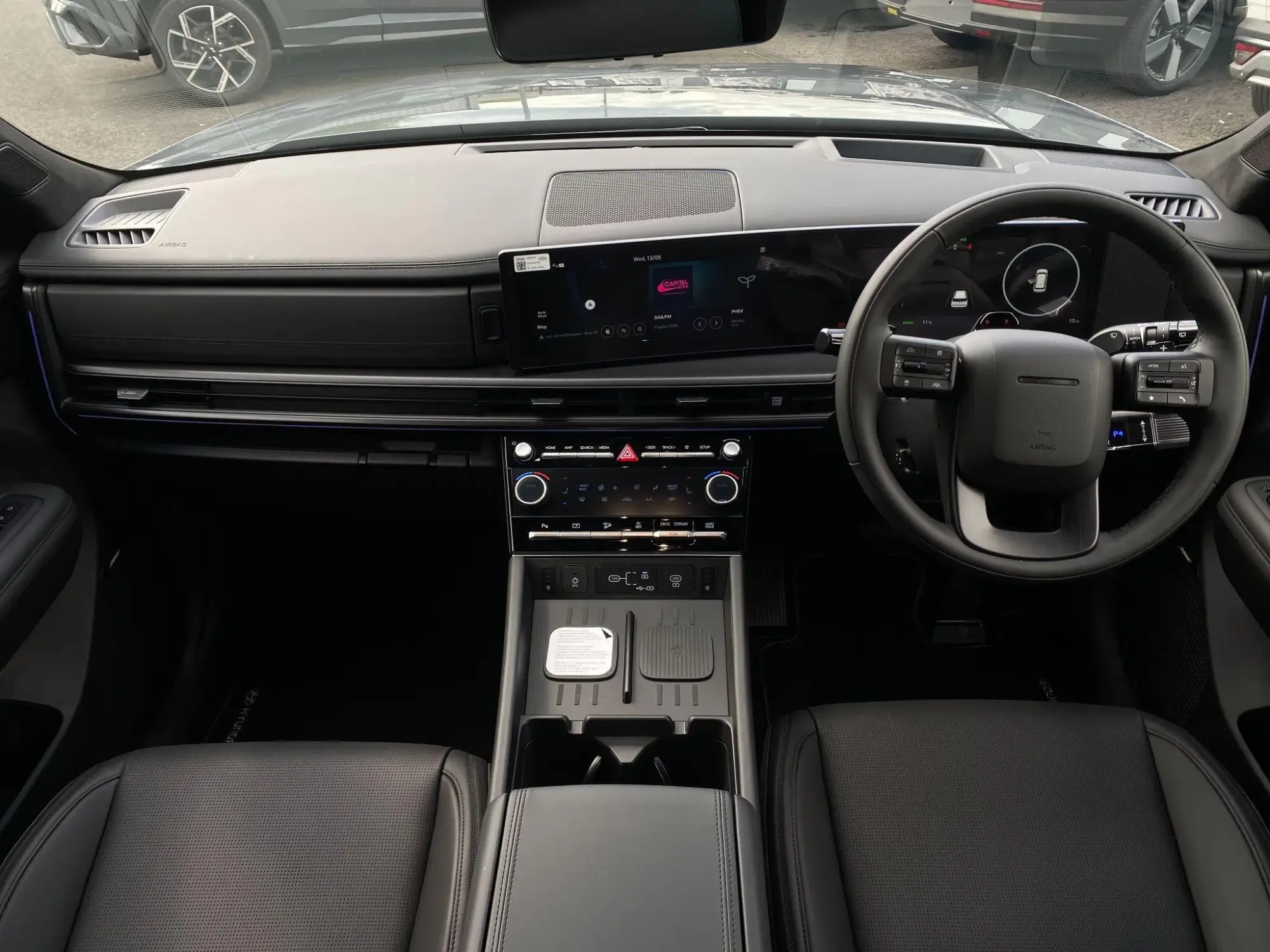 Hyundai SANTA FE Plug-in Hybrid Image 10