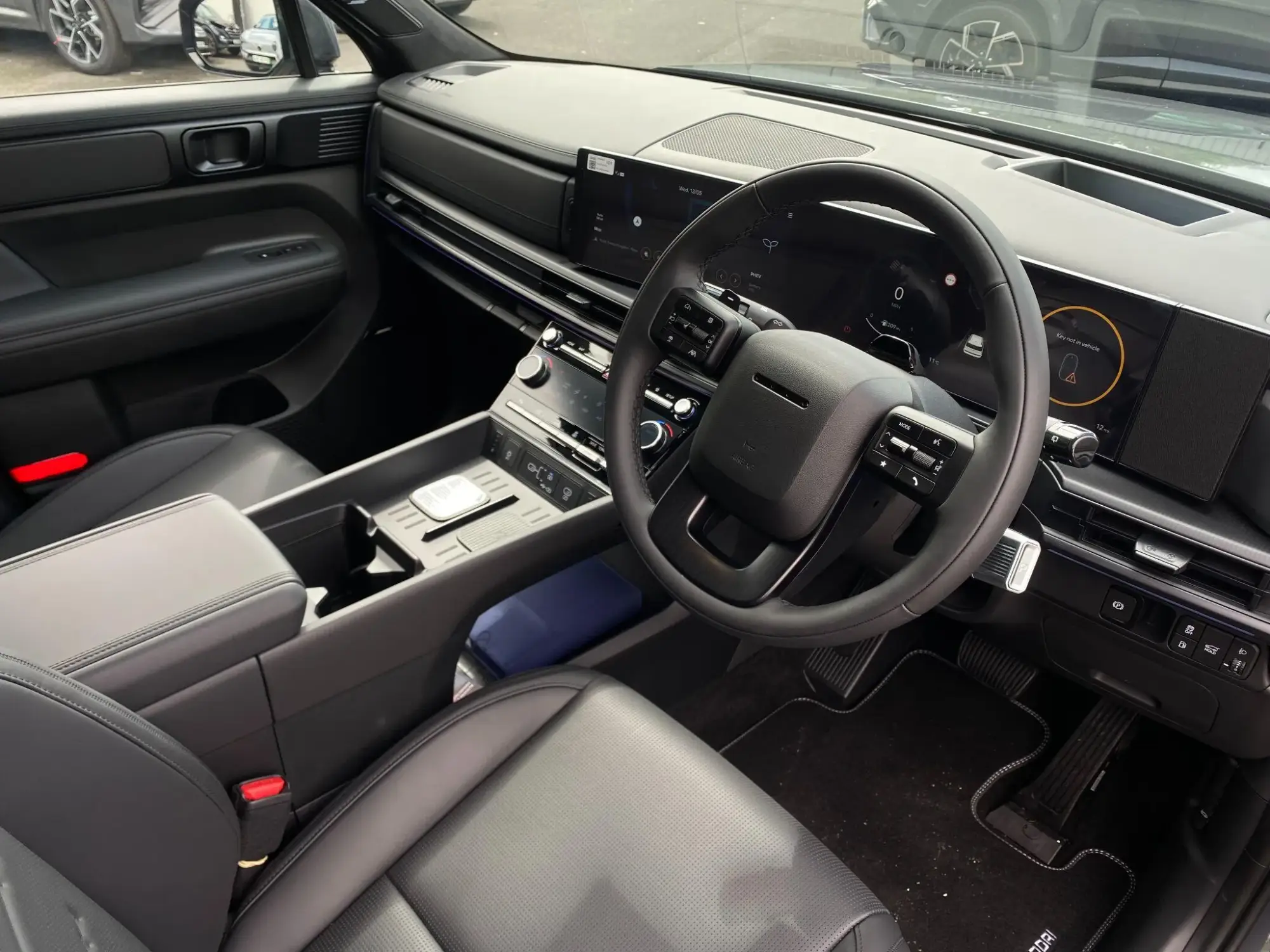 Hyundai SANTA FE Plug-in Hybrid Image 11