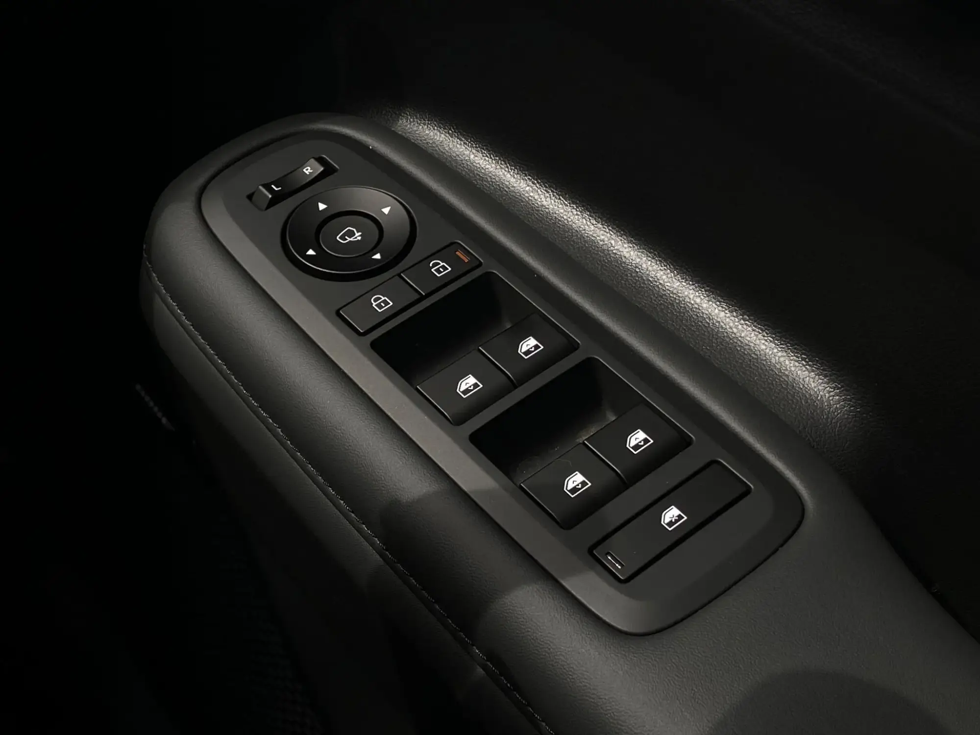 Hyundai SANTA FE Plug-in Hybrid Image 19