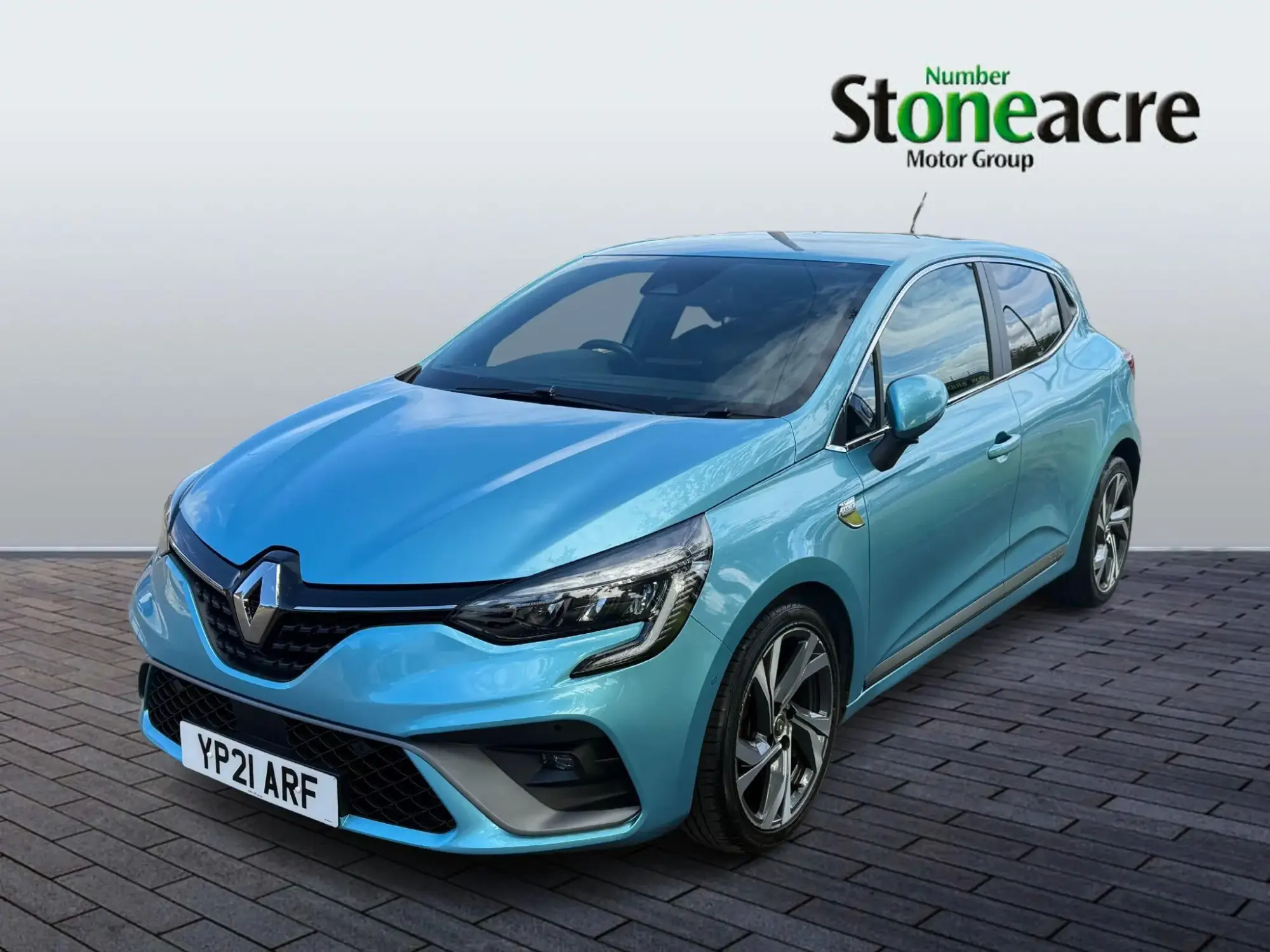 Renault Clio 1.0 TCe 90 RS Line 5dr YP21ARF Image 3