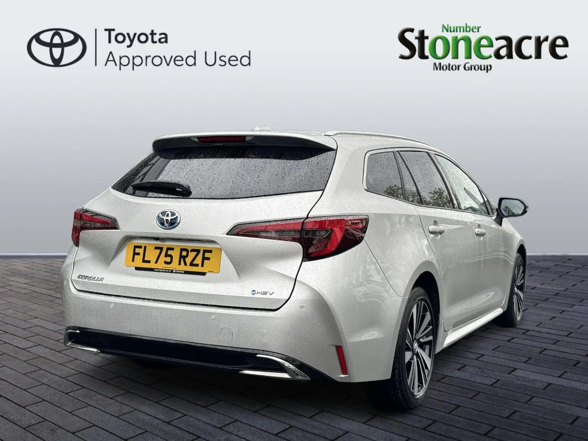 Toyota Corolla Touring Sports 1.8 VVT-h Design Touring Sports CVT Euro 6 (s/s) 5dr FL75RZF Image 3