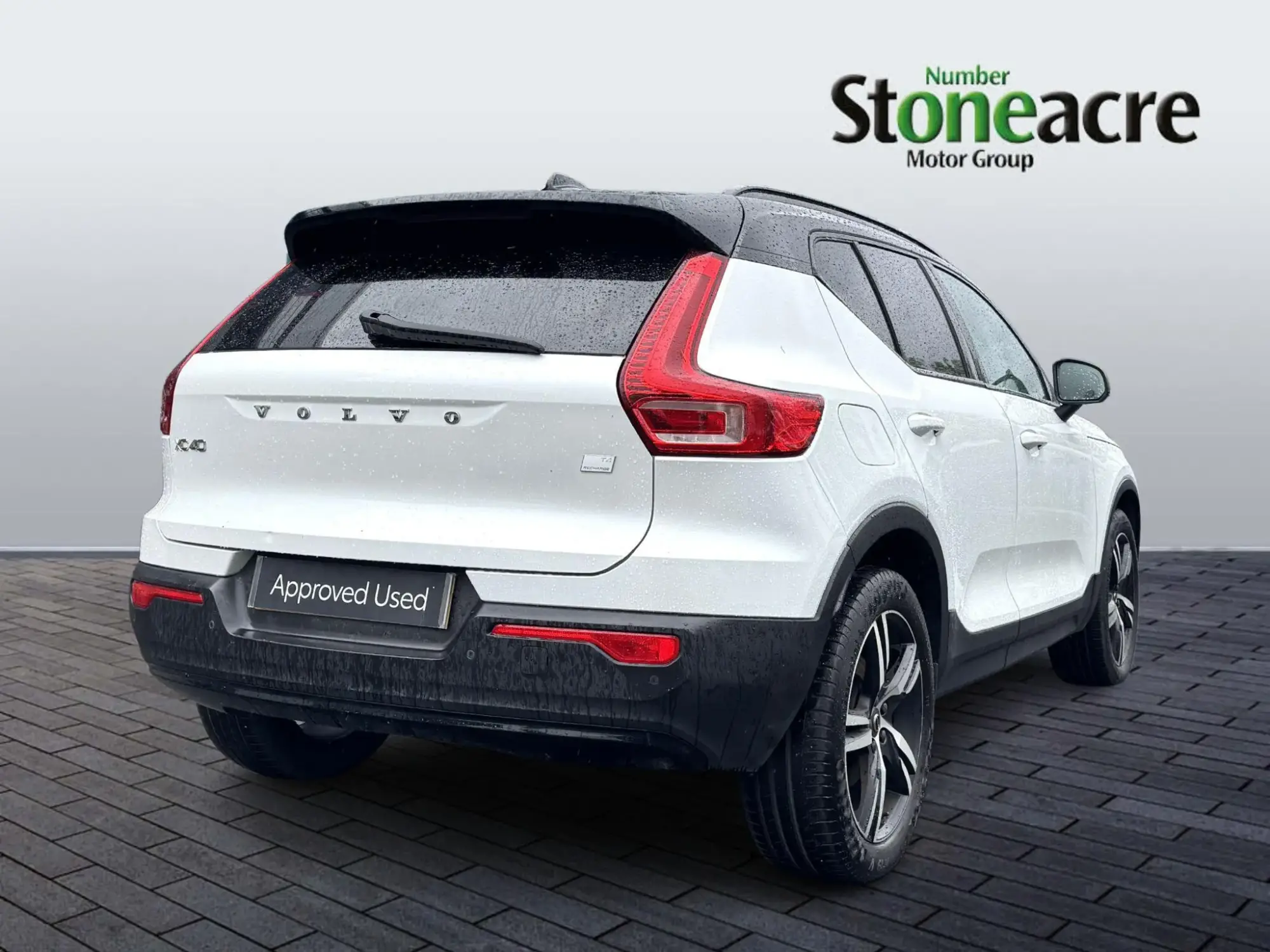 Volvo XC40 Recharge 1.5h T4 Recharge 10.7kWh R-Design Auto Euro 6 (s/s) 5dr NX21LXL Image 3