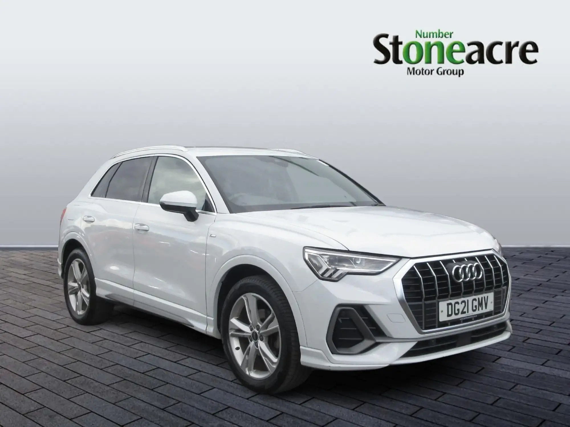 Audi Q3 1.5 TFSI CoD 35 S line SUV 5dr Petrol Manual Euro 6 (s/s) (150 ps) DG21GMV Image 1