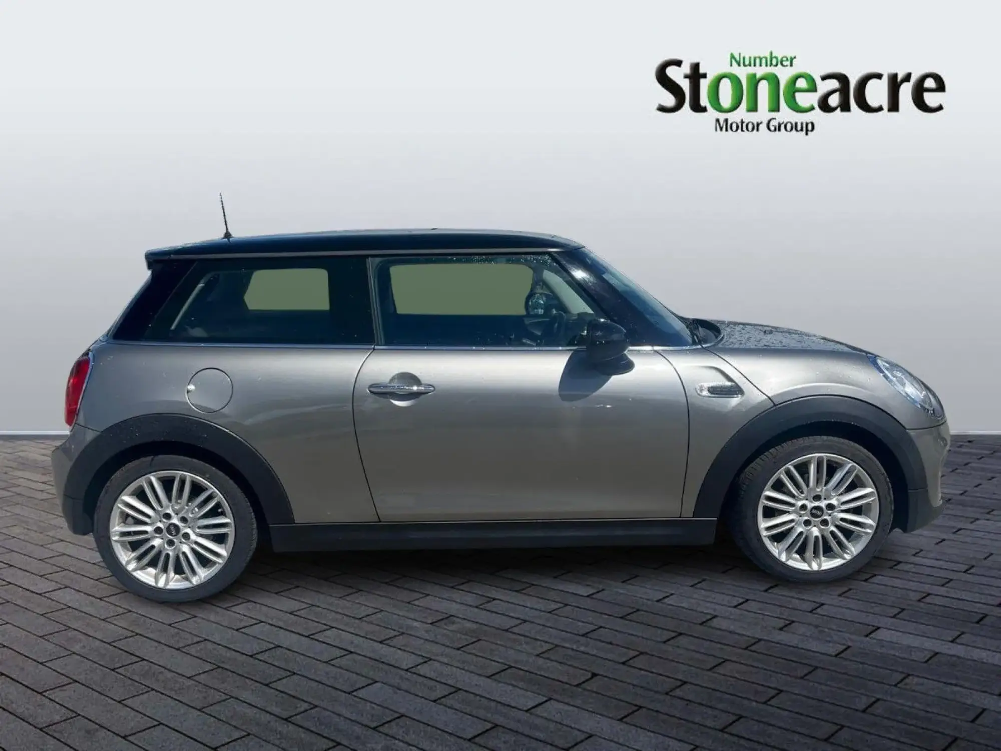 MINI Hatch 1.5 Cooper Euro 6 (s/s) 3dr YB67SVL Image 2