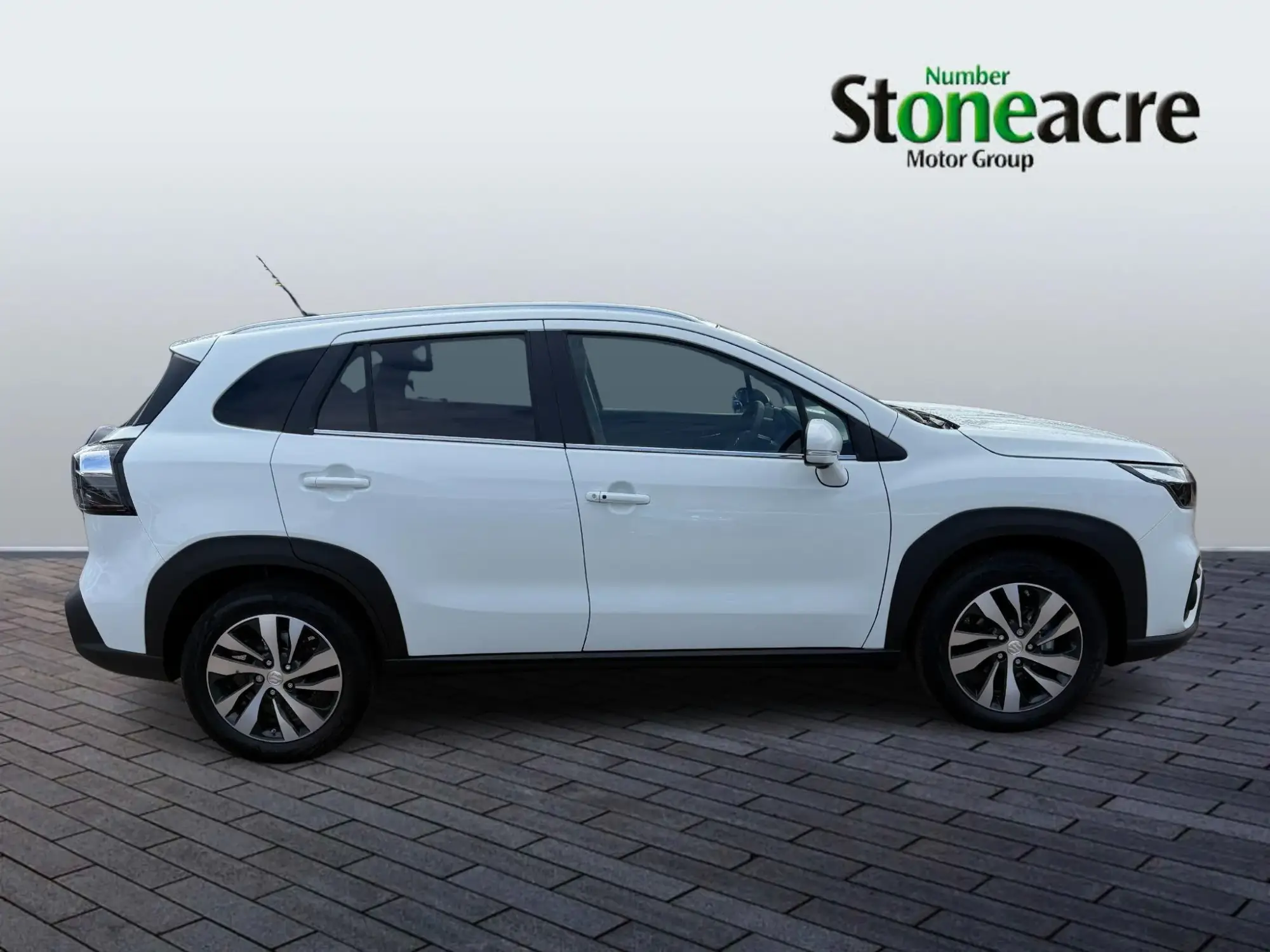 Suzuki S-Cross Image 2