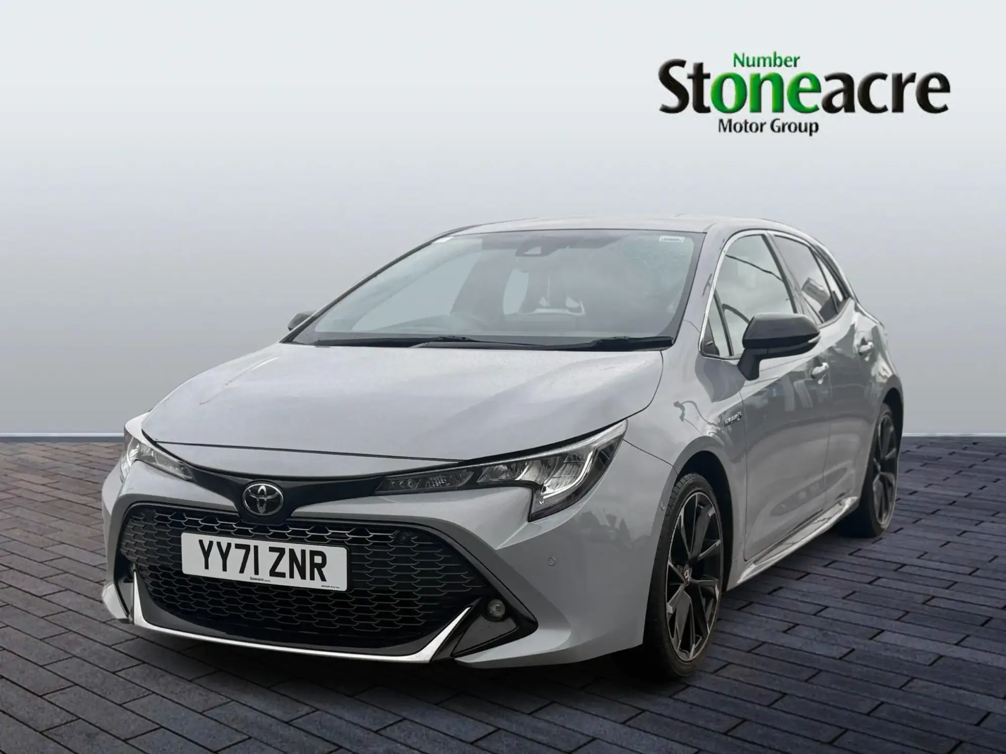 Toyota Corolla Hatchback 2.0 VVT-i Hybrid GR Sport 5dr CVT YY71ZNR Image 3