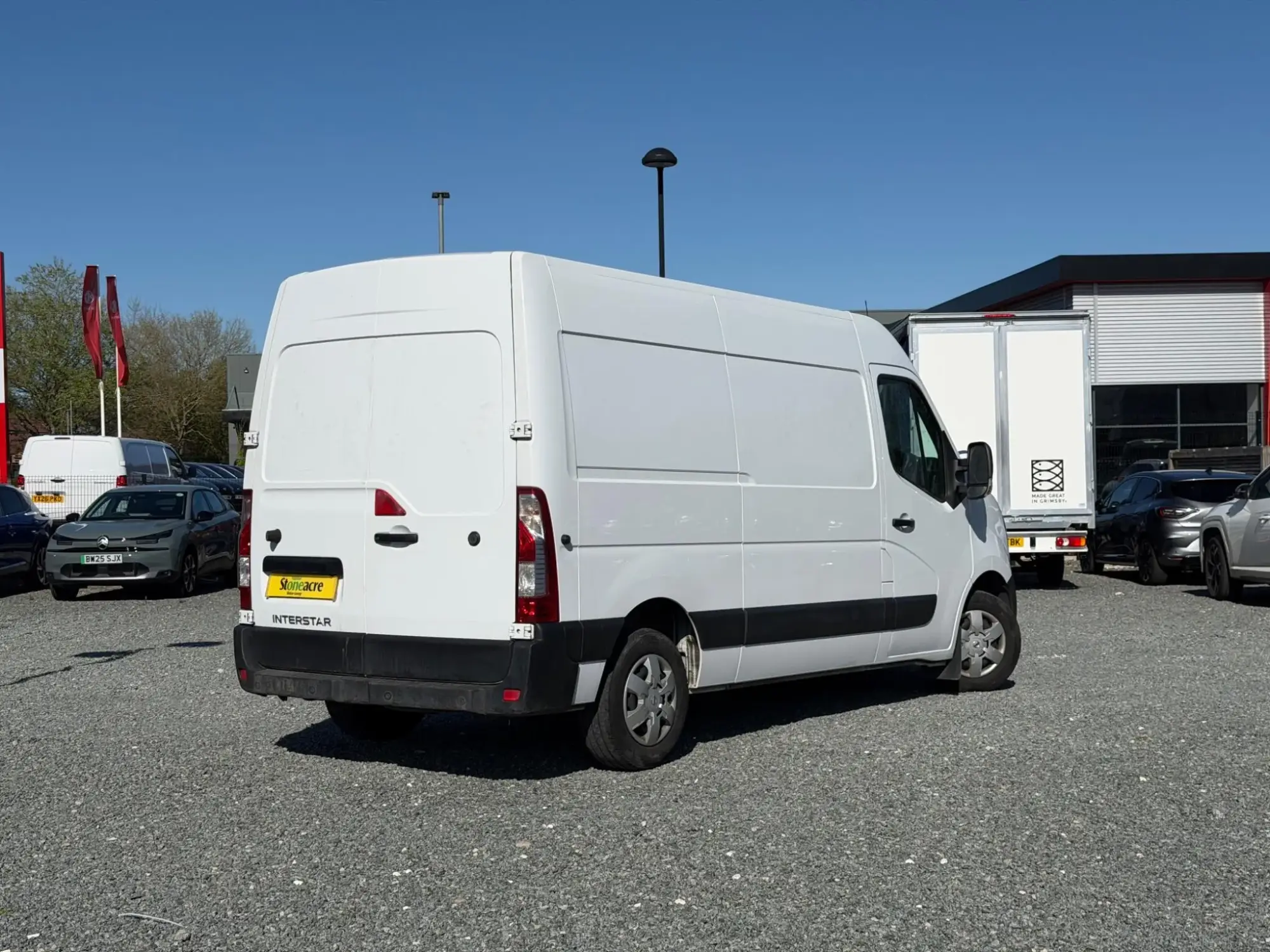 Nissan Interstar 2.3 dCi 35 Tekna FWD L2 H2 Euro 6 4dr FT73SYX Image 3