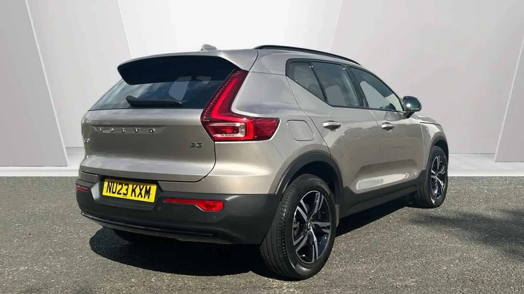 Volvo XC40 Image 2
