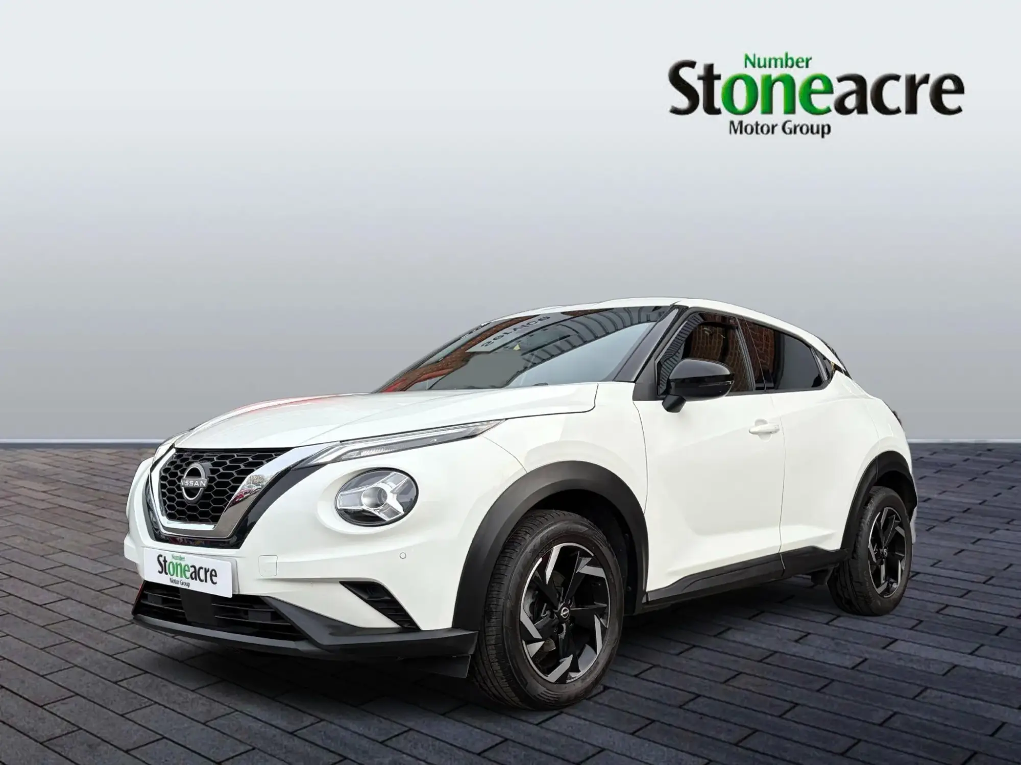 Nissan Juke 1.0 DiG-T N-Connecta 5dr FA23LBL Image 3