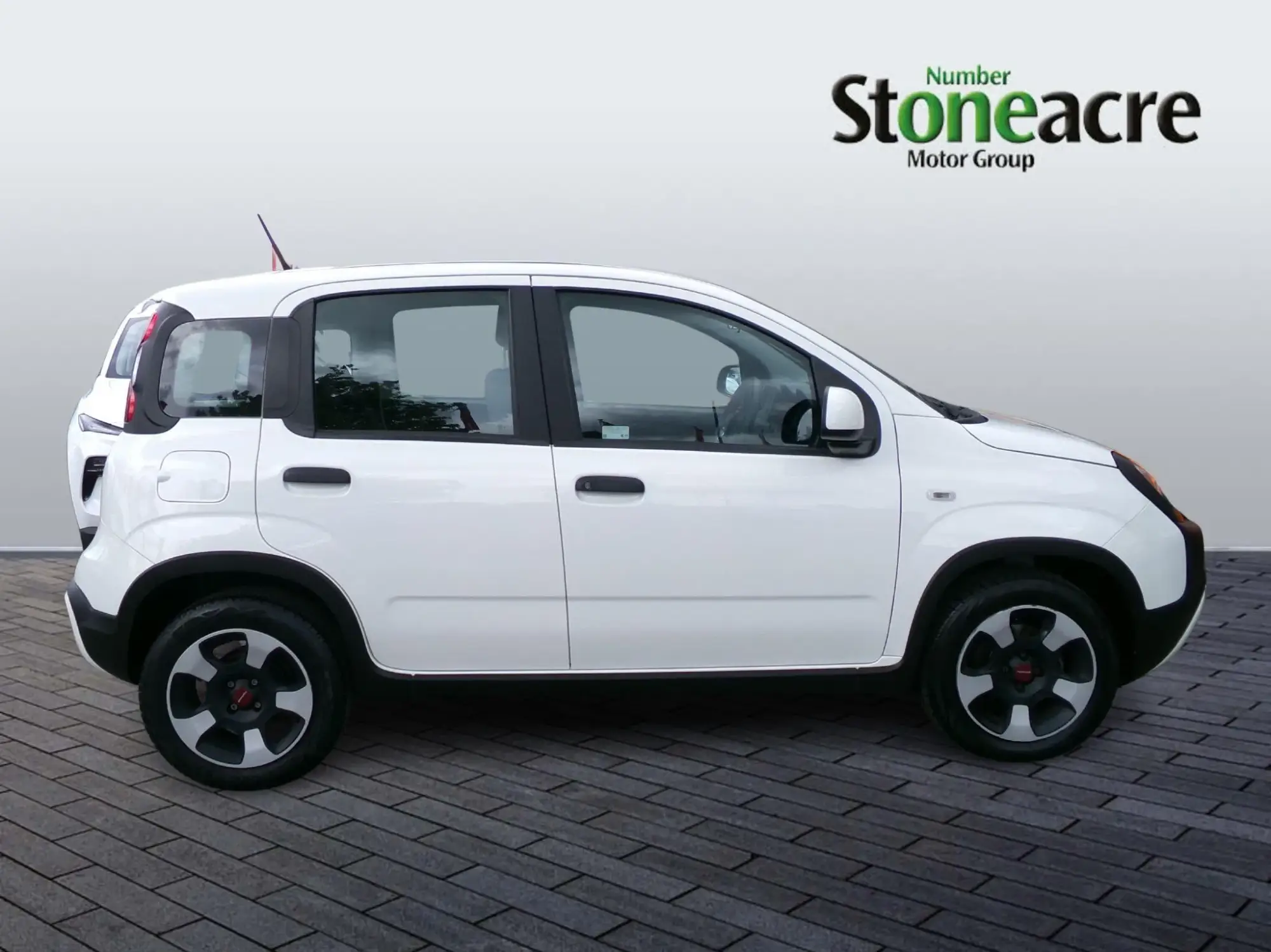 Fiat Panda Hybrid 1.0 MHEV Euro 6 (s/s) 5dr YM23MKE Image 2