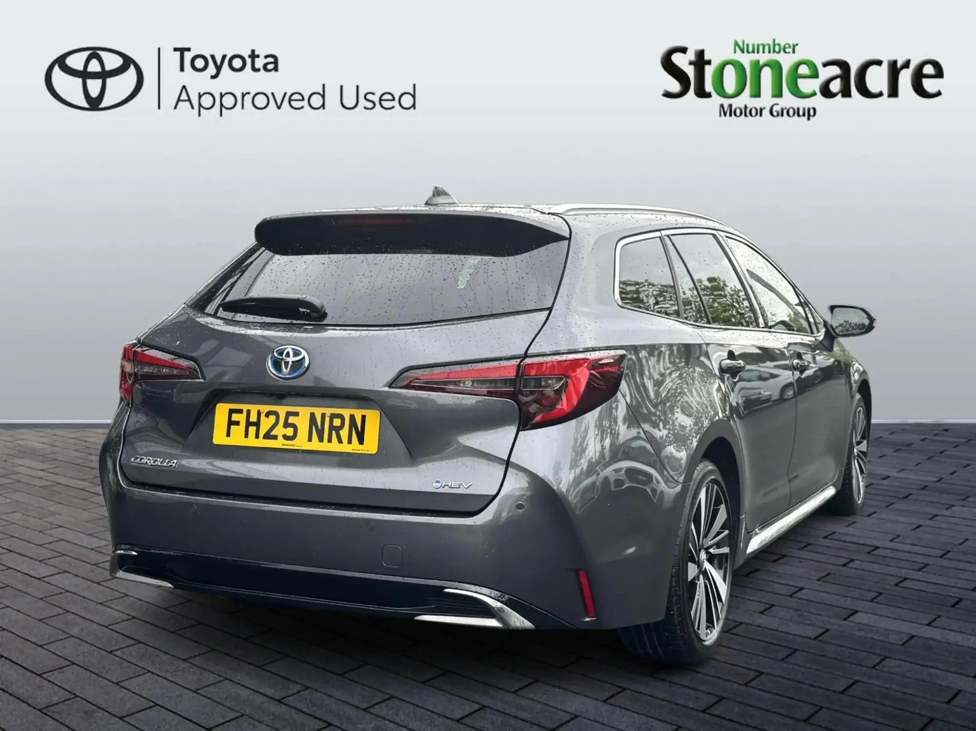 Toyota Corolla Touring Sports 1.8 VVT-h Design Touring Sports CVT Euro 6 (s/s) 5dr FH25NRN Image 3