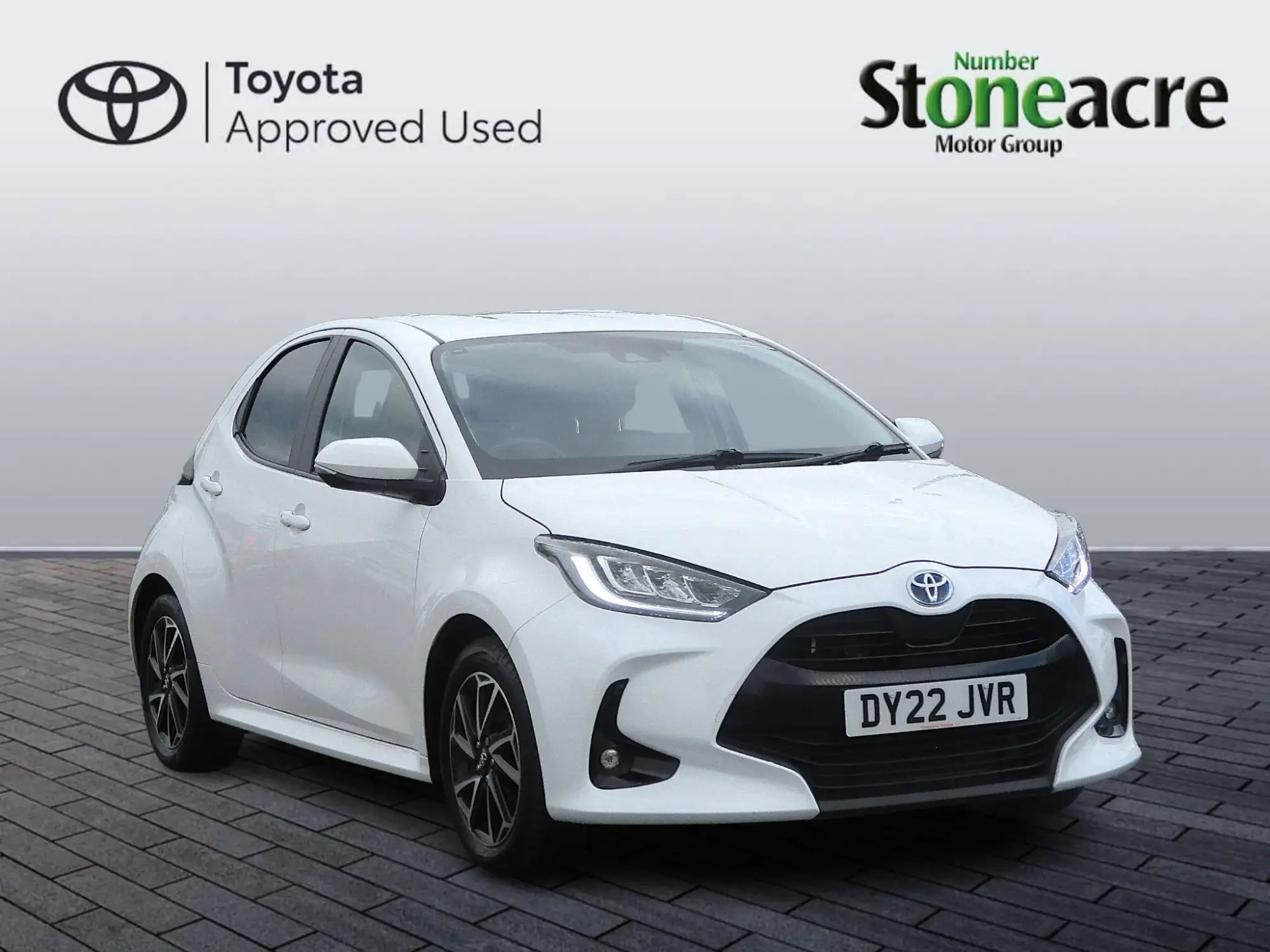 Toyota Yaris 1.5 Hybrid Design 5dr CVT DY22JVR Image 1