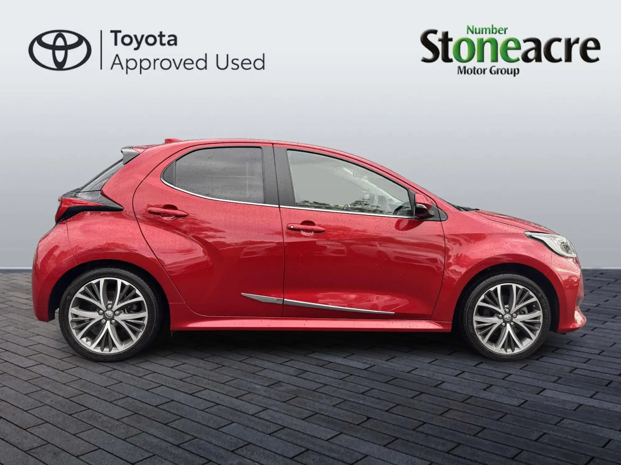Toyota Yaris Image 2
