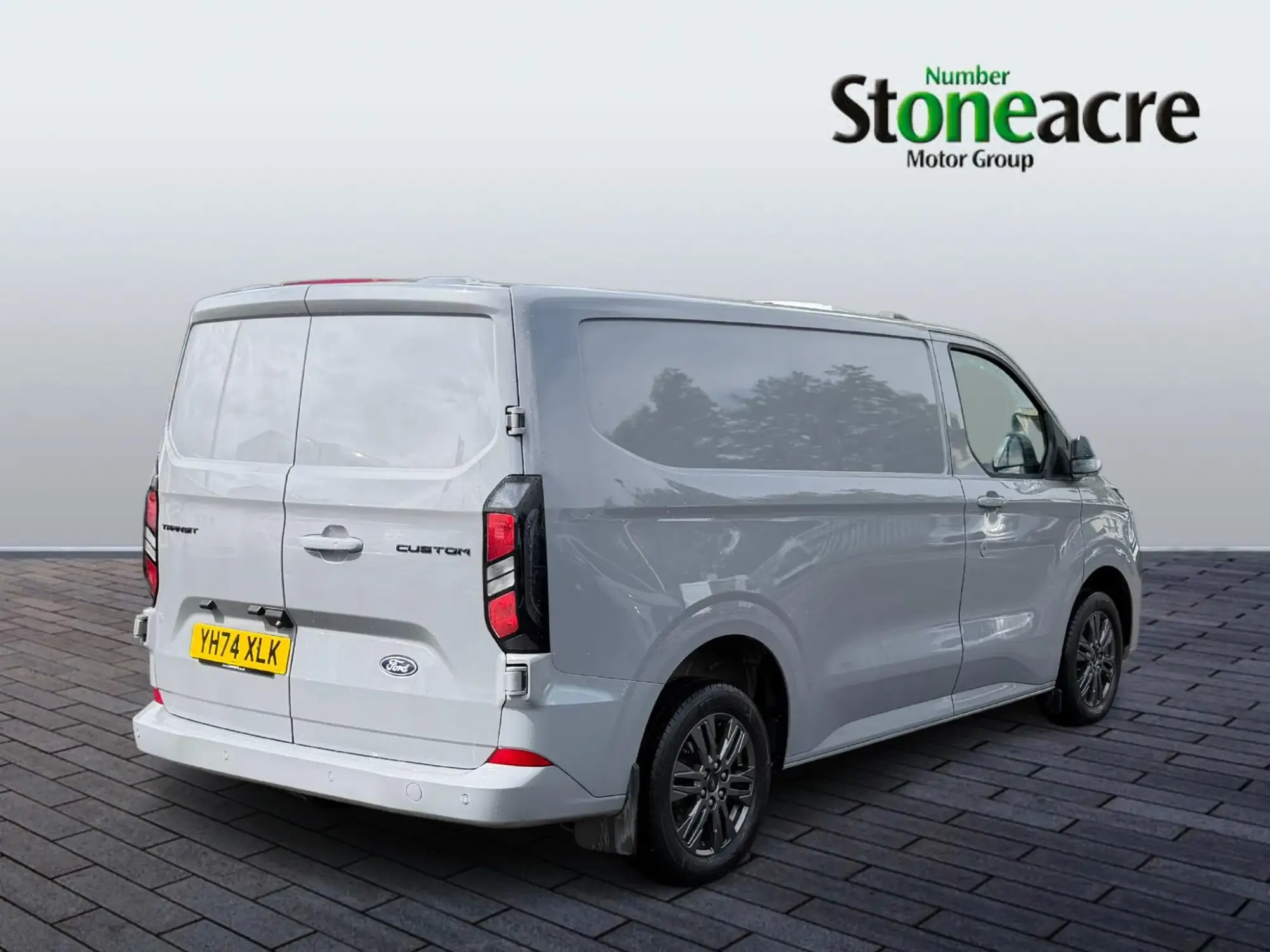 Ford Transit Custom 2.0 280 EcoBlue Limited L1 H1 Euro 6 (s/s) 5dr YH74XLK Image 3