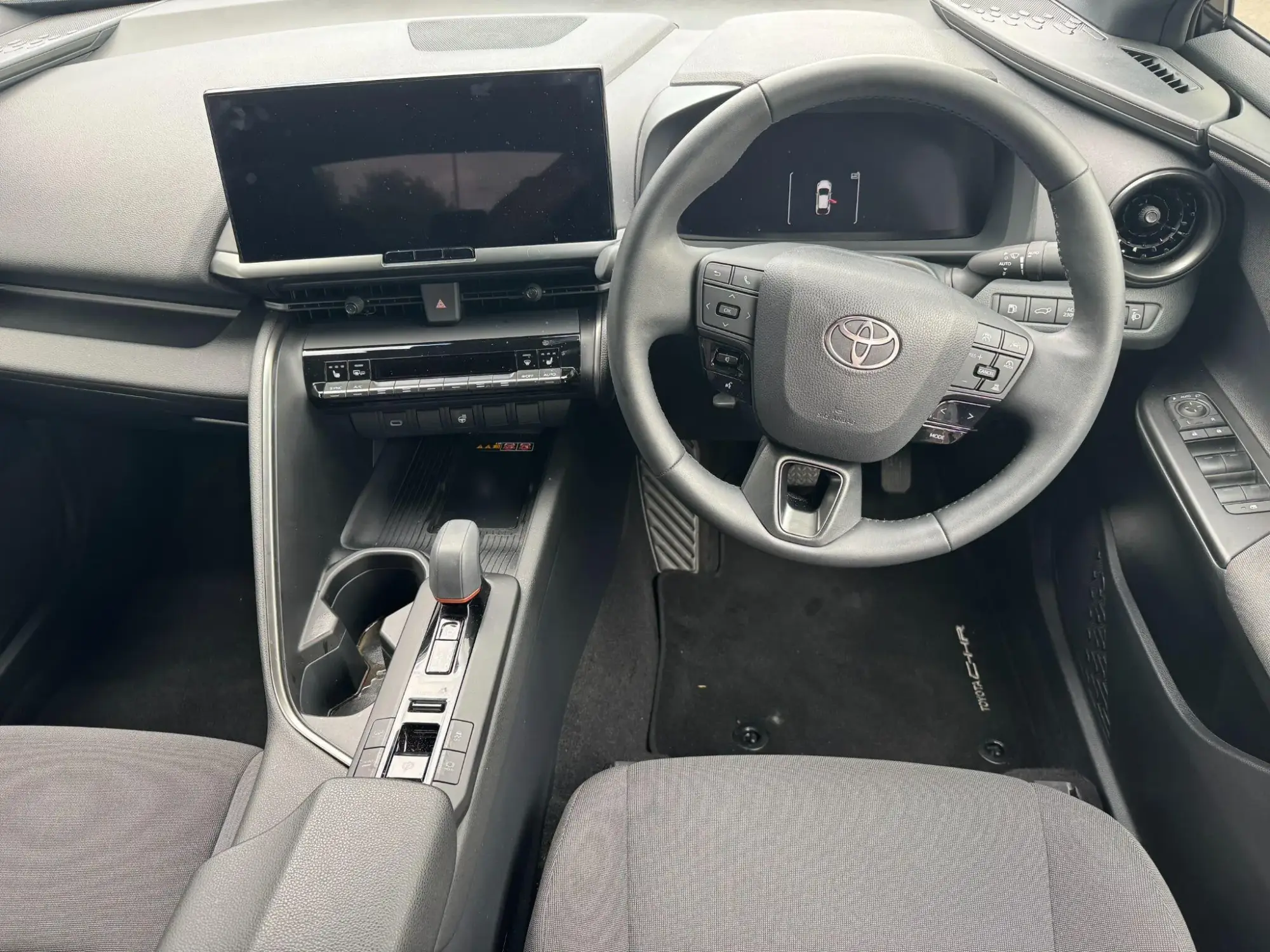 Toyota C-HR Plug-in Hybrid Image 15 Toyota C-HR Plug-in Hybrid Image 15
