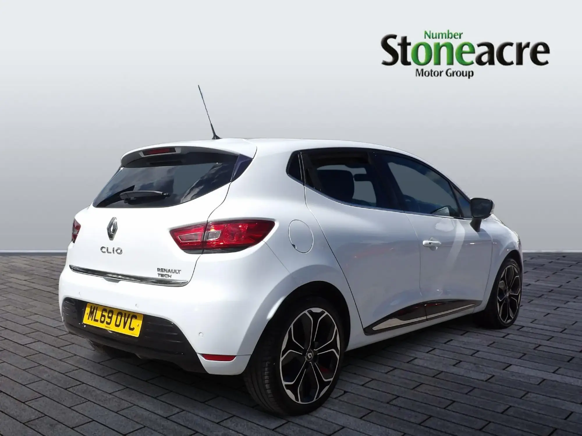 Renault Clio 1.5 dCi 90 Iconic 5dr ML69OVC Image 3