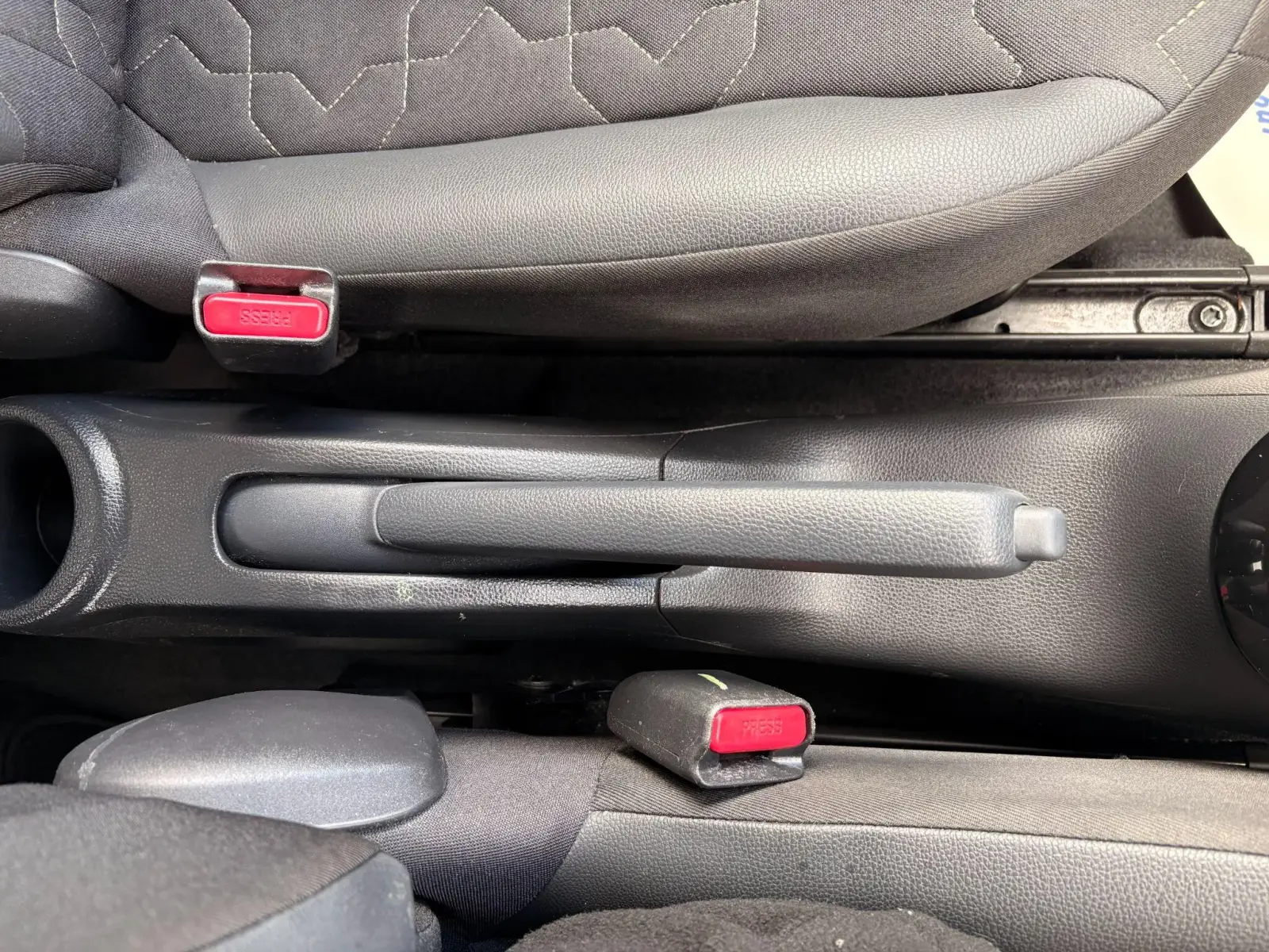 TOYOTA AYGO X 1.0 VVT I EXCLUSIVE 5DR YM74LHB 32,000 MILES PETROL MANUAL 5 DOORS...