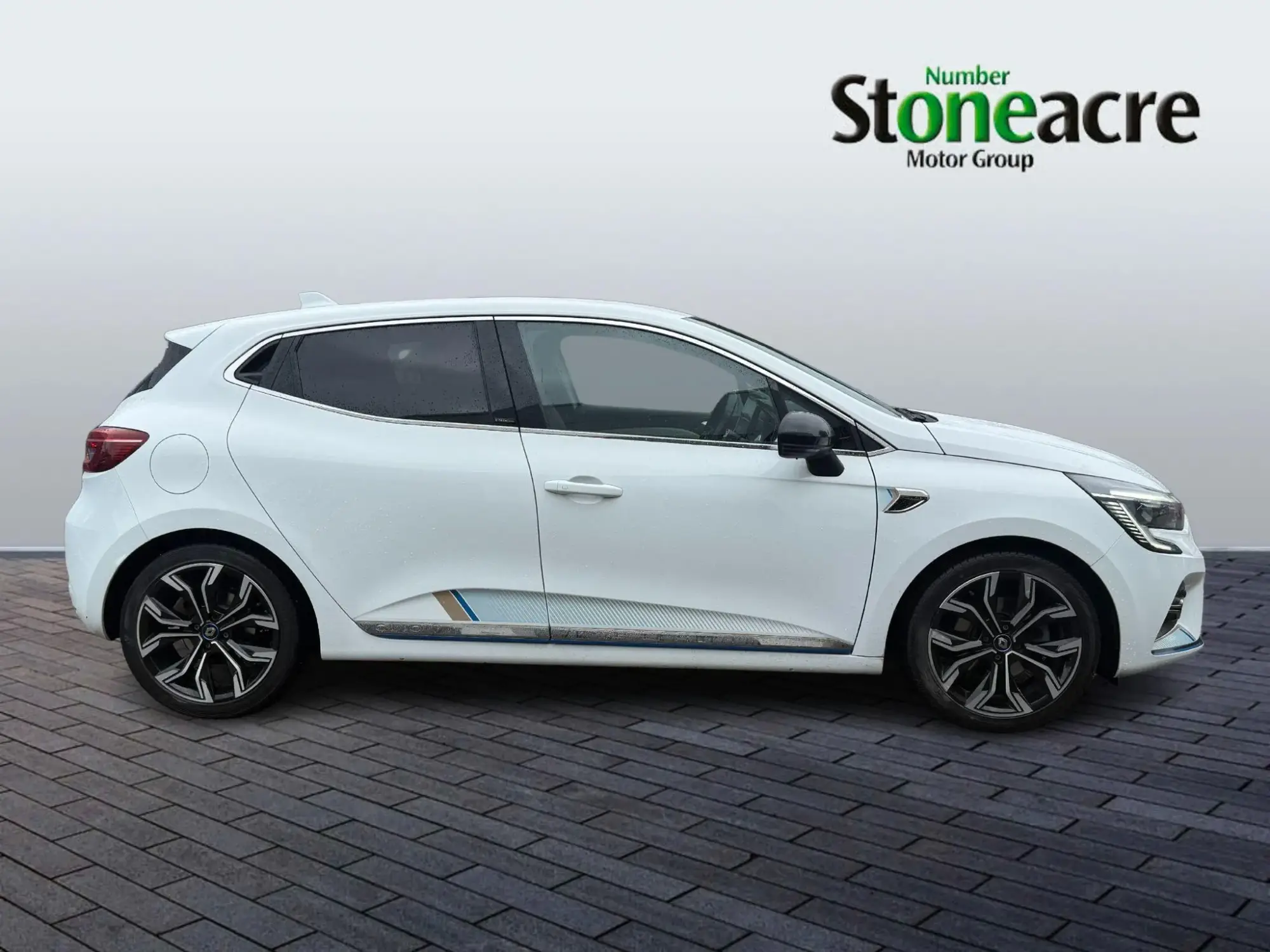Renault Clio 1.6 E-TECH Launch Edition Auto Euro 6 (s/s) 5dr YS70EVT Image 2