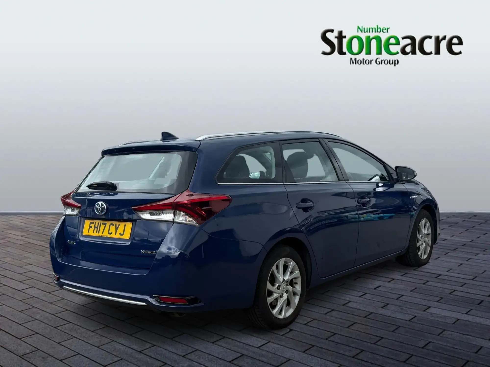 Toyota Auris 1.8 VVT-h Business Edition Touring Sports CVT Euro 6 (s/s) 5dr (Safety Sense) FH17CYJ Image 3