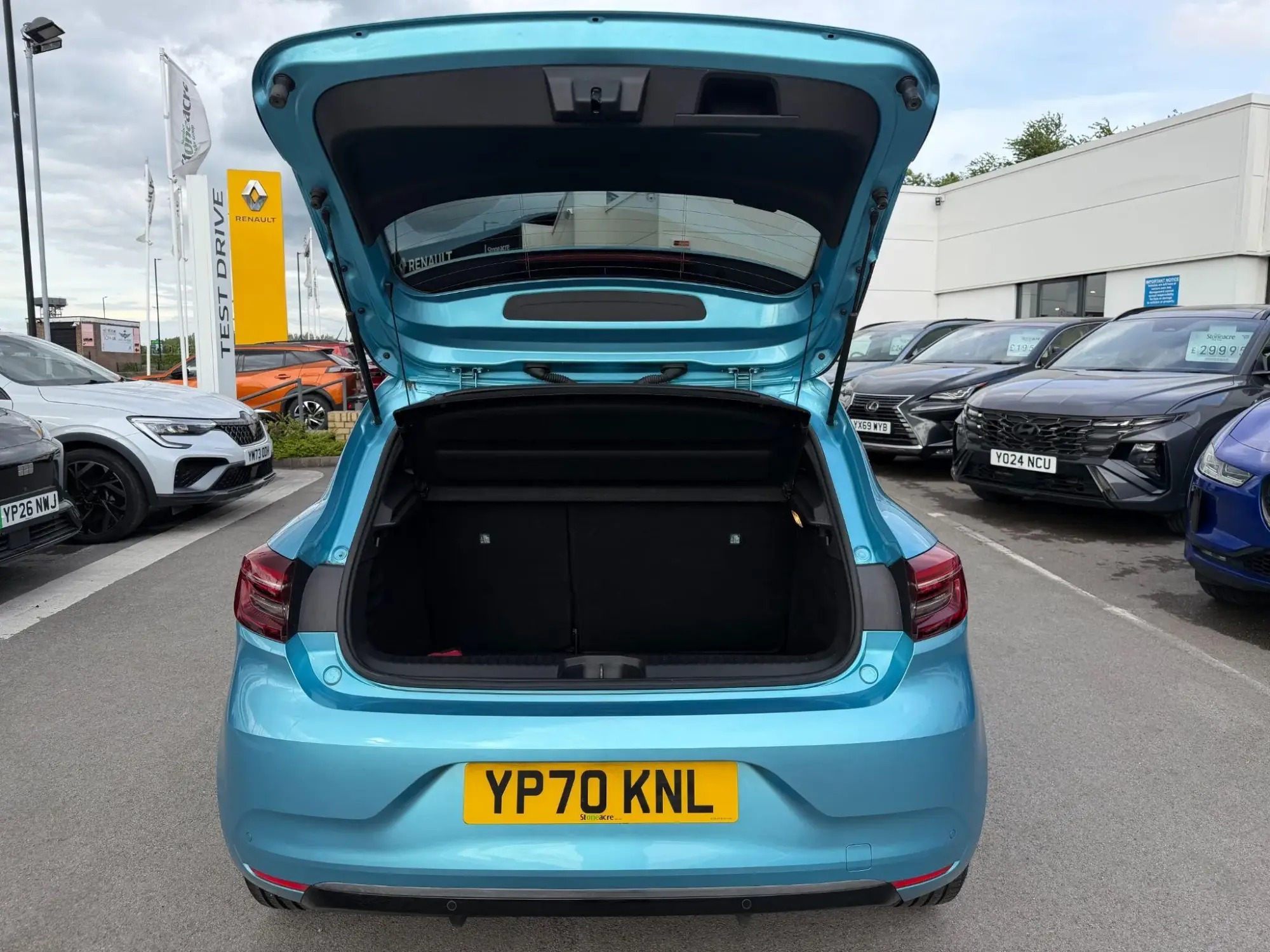 Renault Clio E-Tech Image 10 Renault Clio E-Tech Image 10