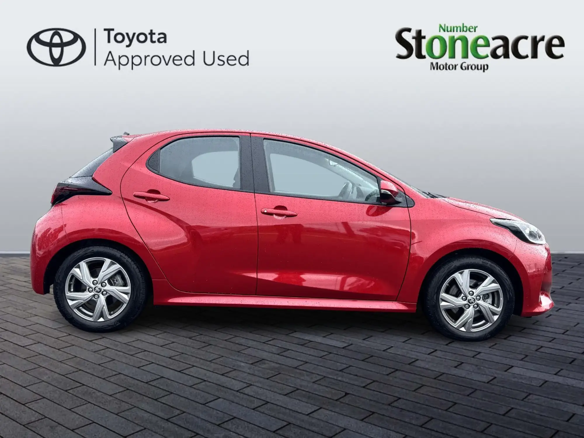 Toyota Yaris Image 2