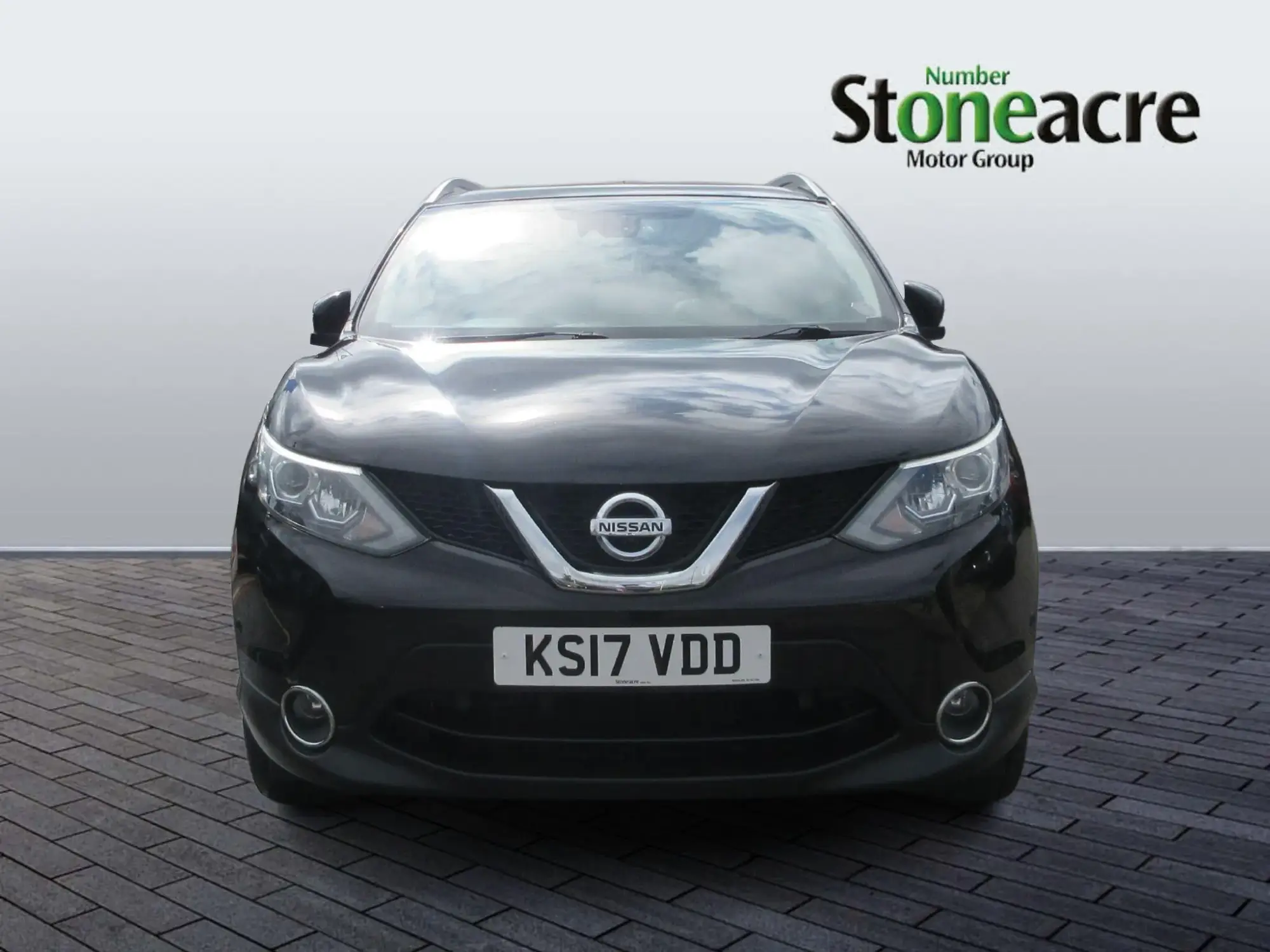 Nissan Qashqai 1.5 dCi Tekna 5dr KS17VDD Image 2