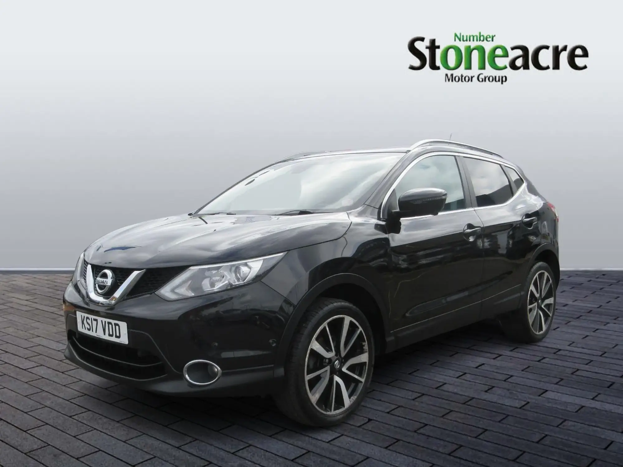 Nissan Qashqai 1.5 dCi Tekna 5dr KS17VDD Image 3