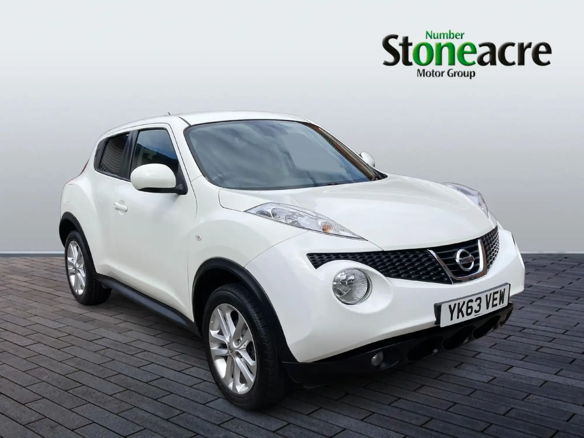 Nissan Juke 1.6 Acenta Premium Euro 5 (s/s) 5dr YK63VEW Image 1