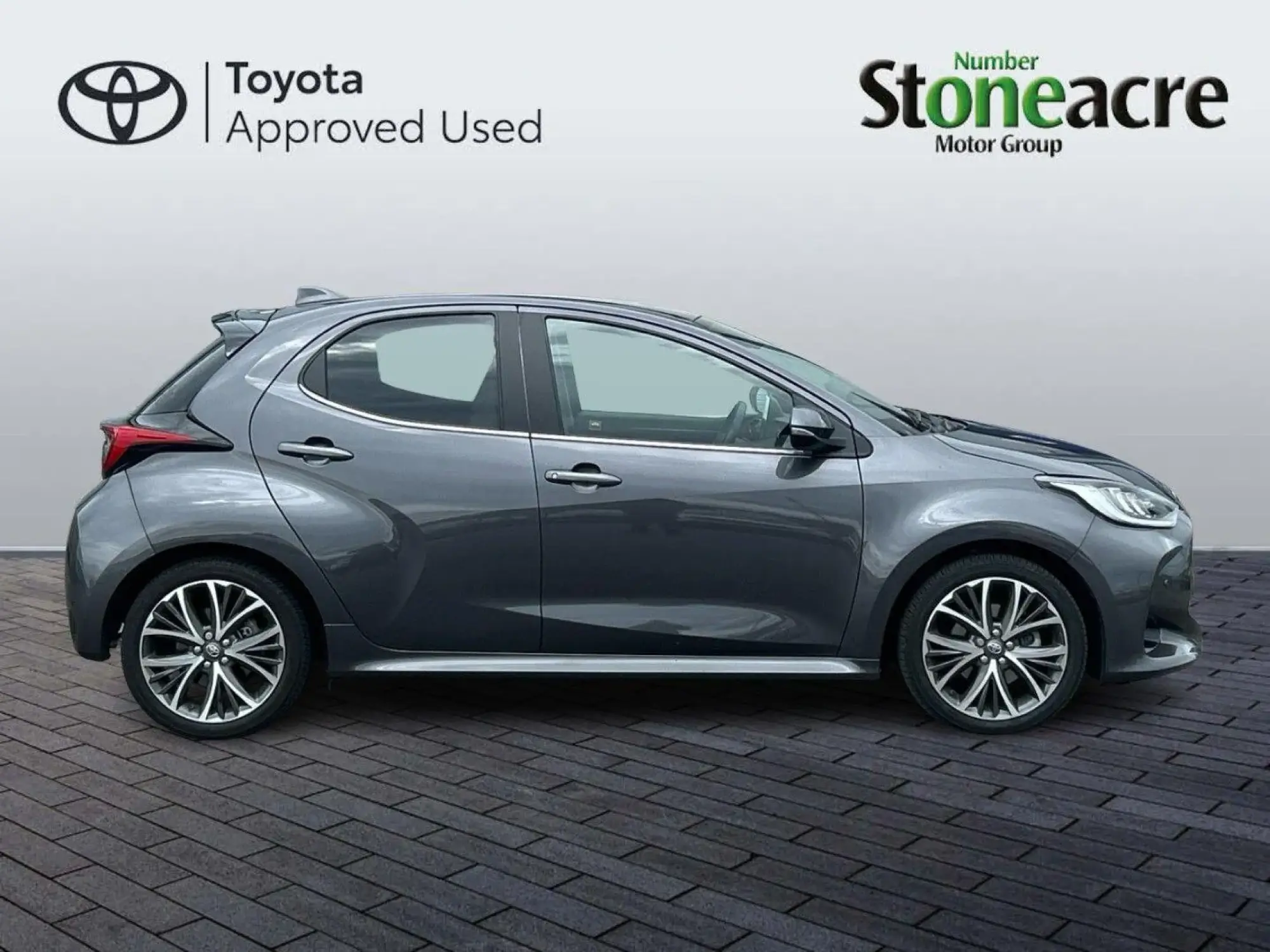 Toyota Yaris Image 2